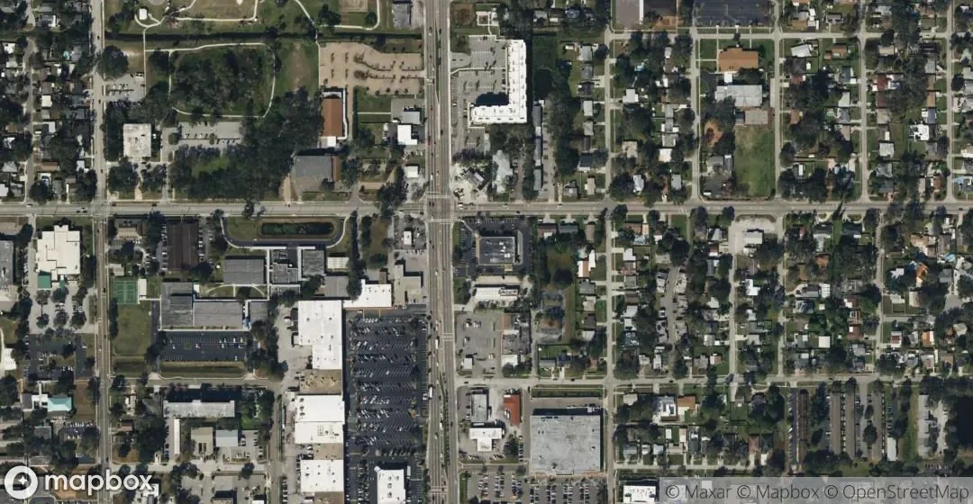 Lake Palms Apartments Co-Op in St Petersburg