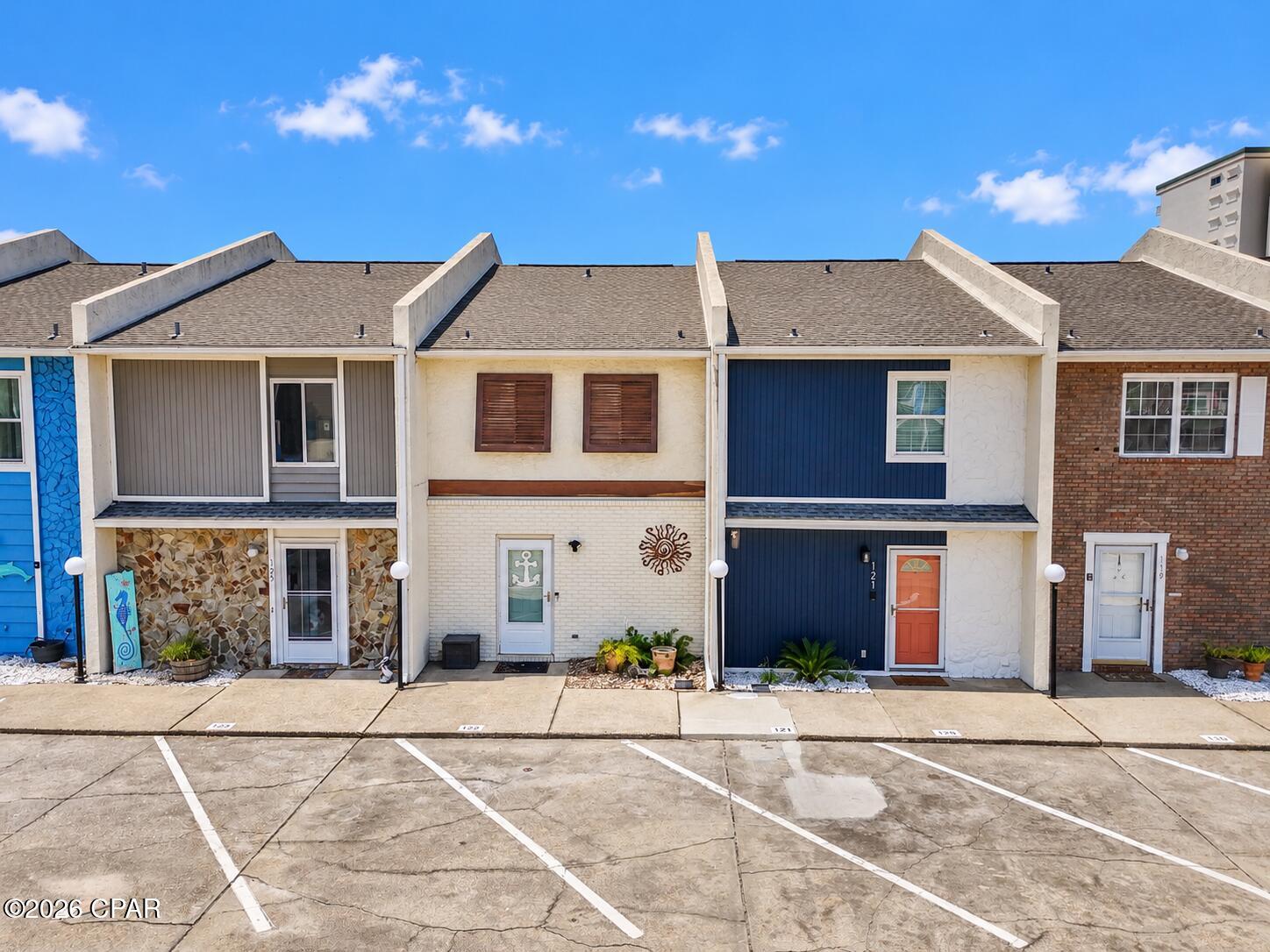 6215 Thomas Drive 123