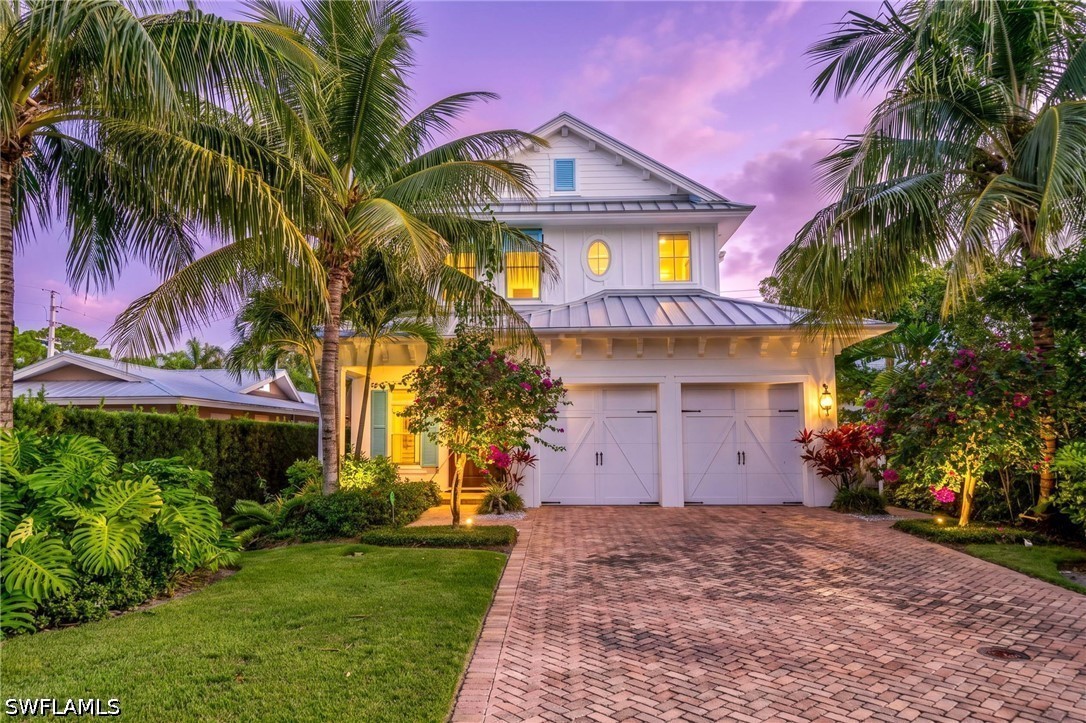 Myrtle Terrace in Naples