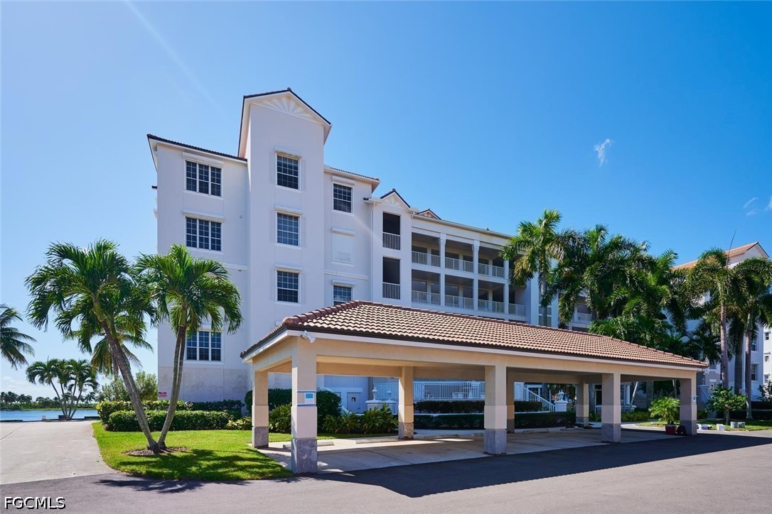 Sutton Walk in Fort Myers