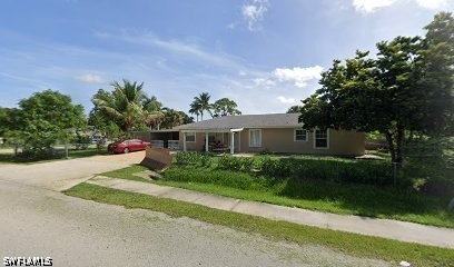 Naples Manor