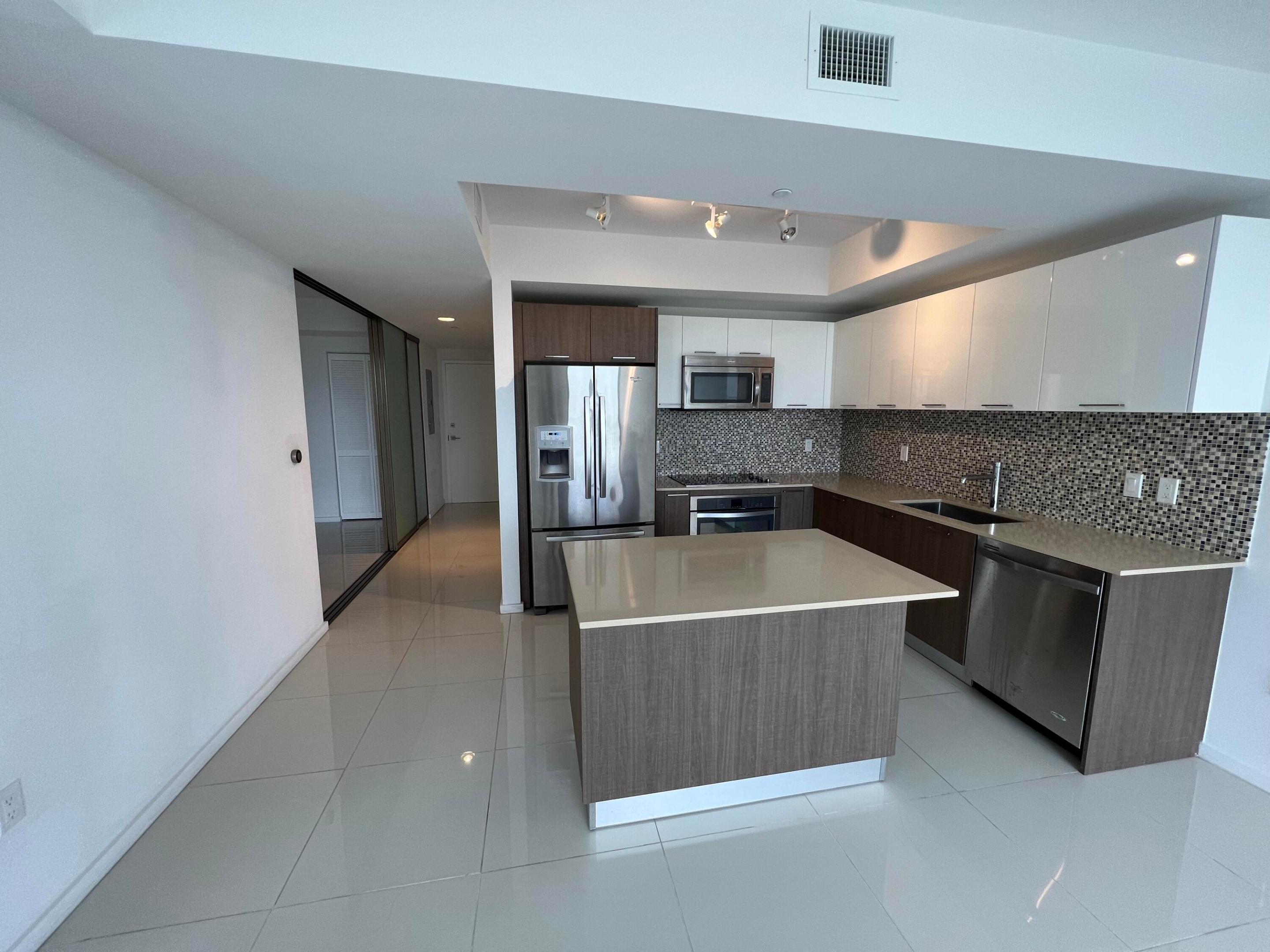 5252 Paseo Condo
