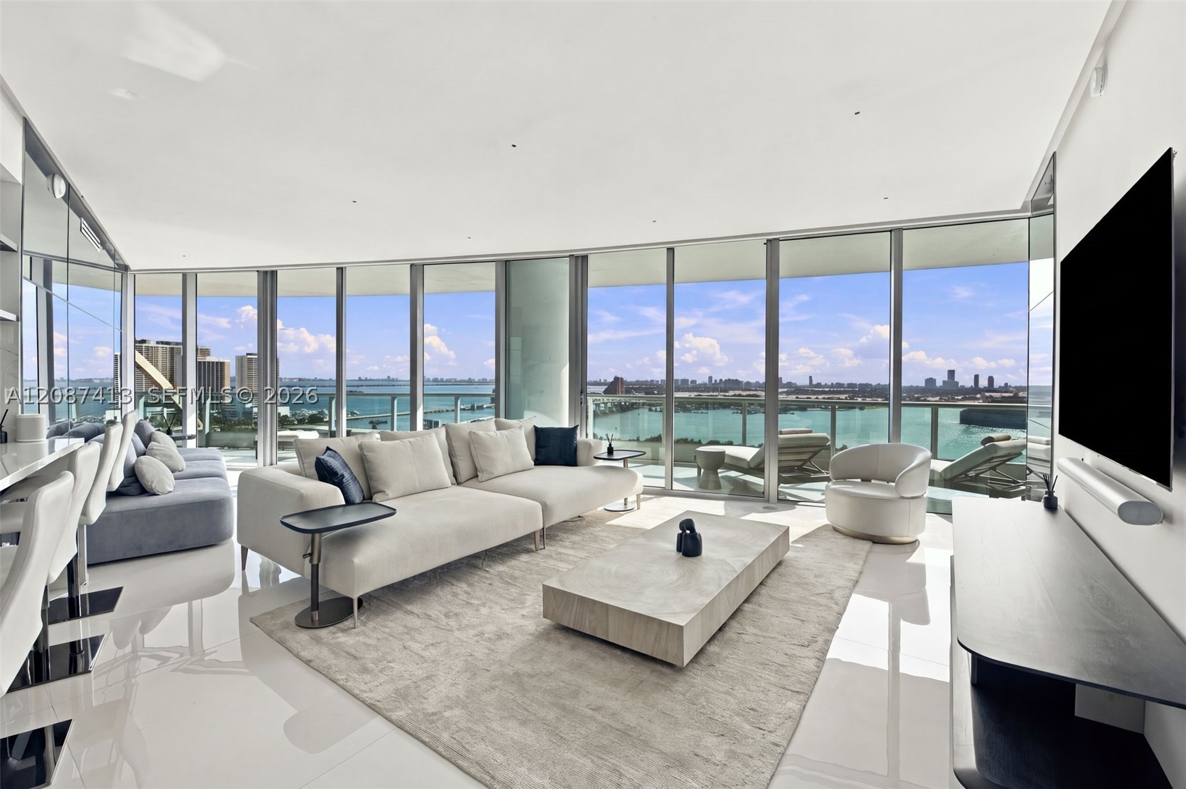 900 Biscayne Bay Condo