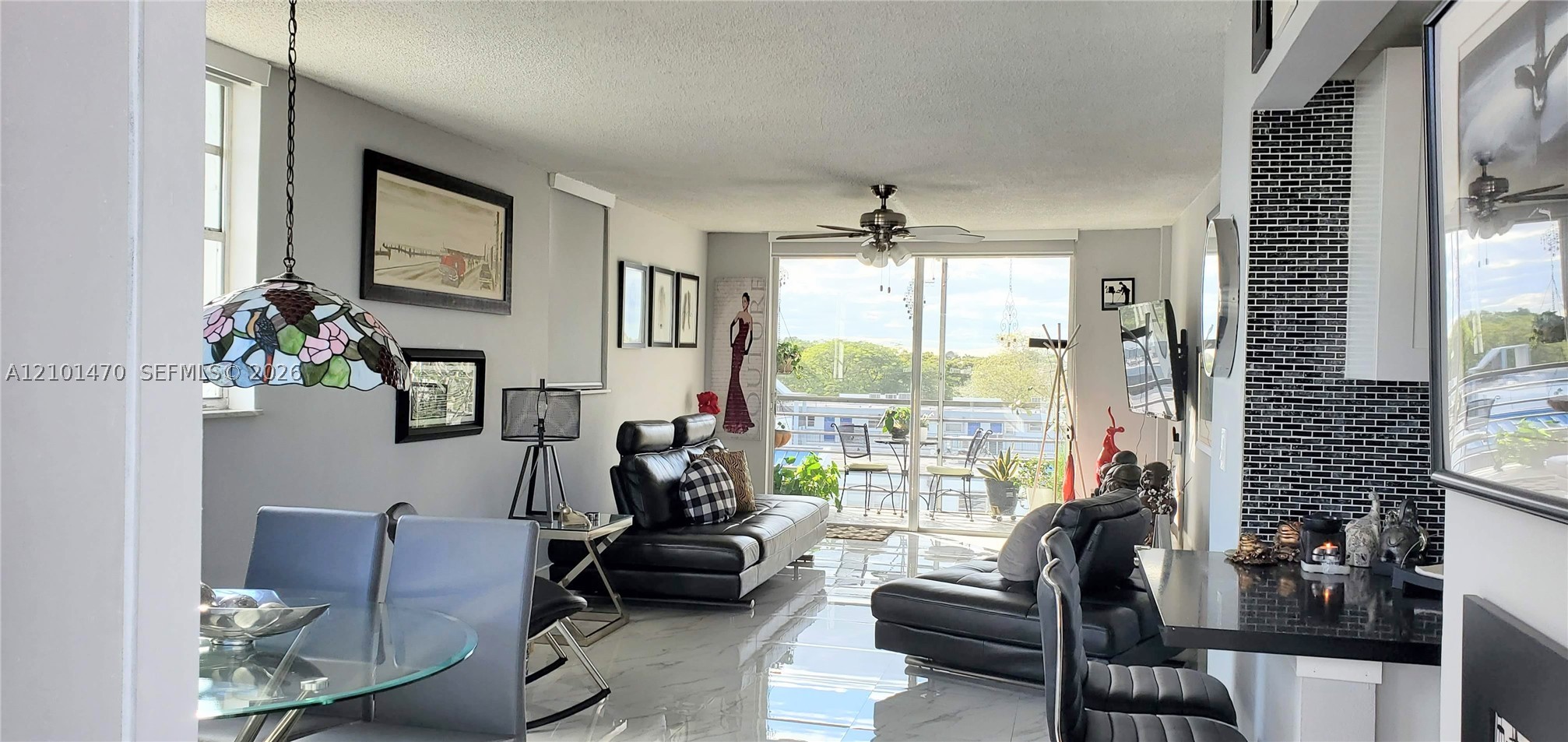 El Conquistador South Con in Miami