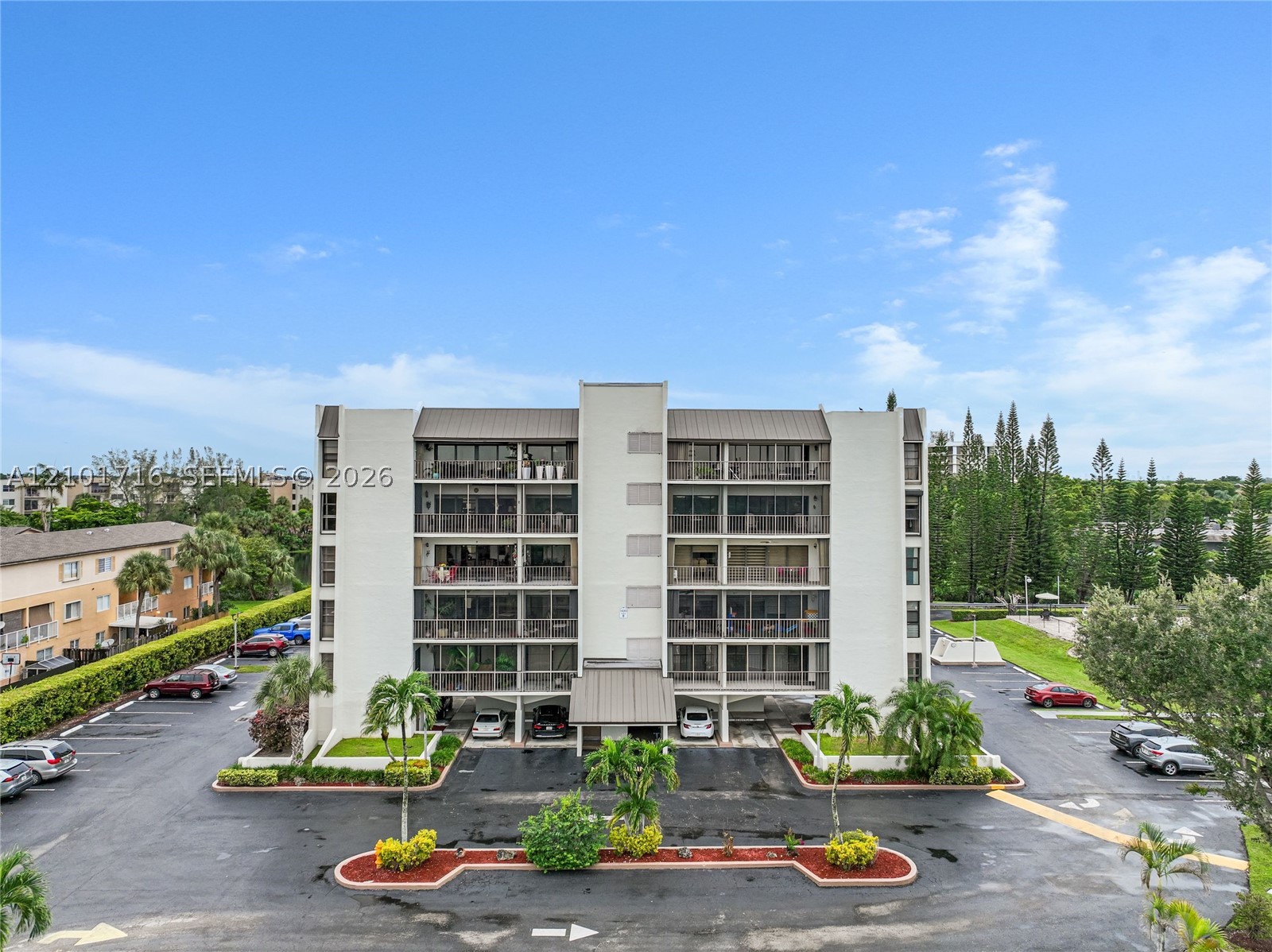 Racquet Club of Kendale L