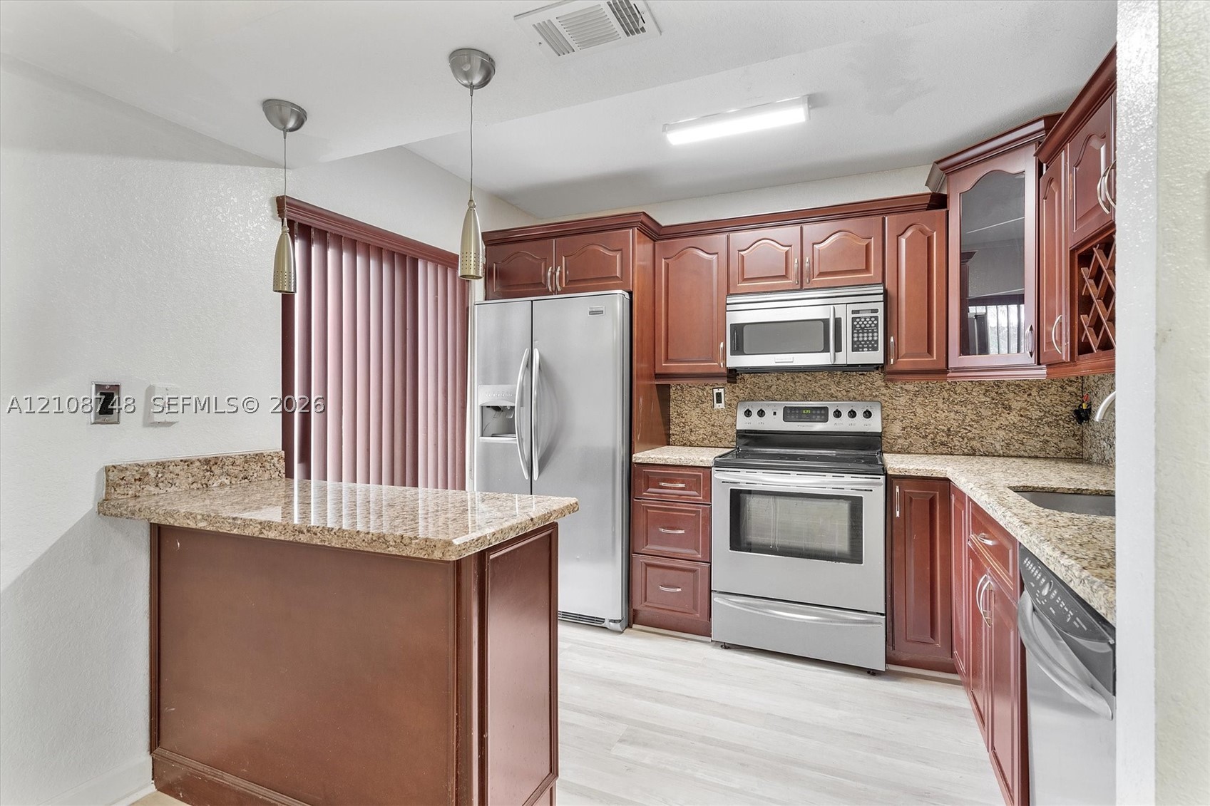 Quatraine Condo