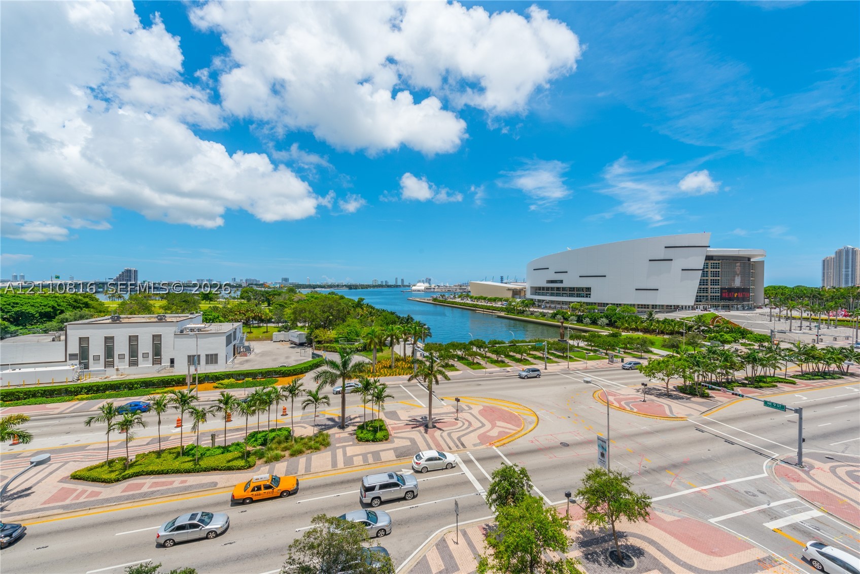 900 Biscayne Bay Condo