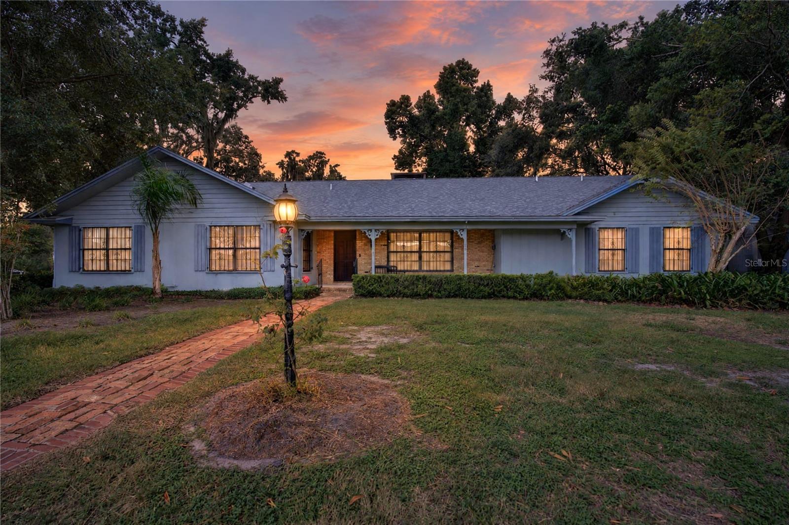 2000 FAIRWAY DRIVE