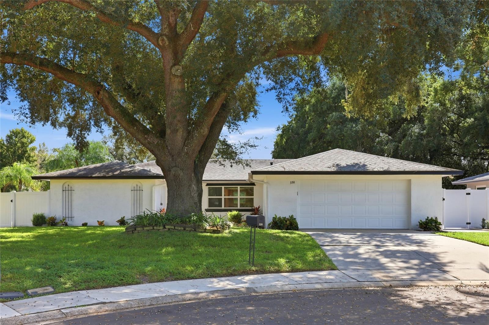 330 SABINAL STREET