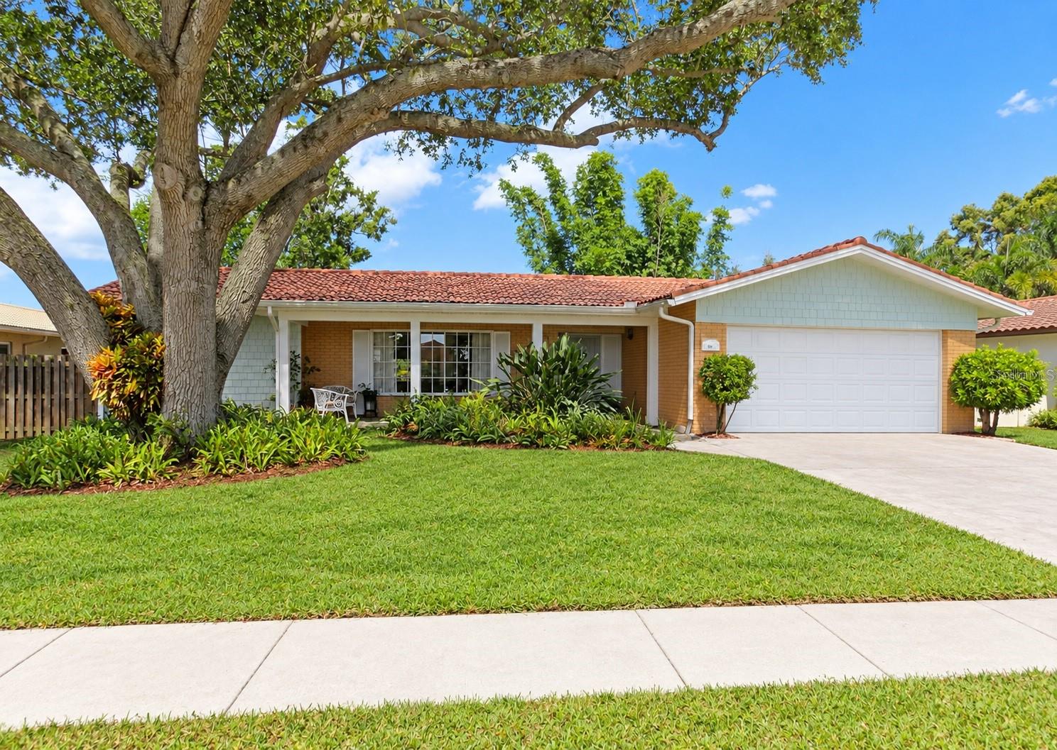 1874 WATEROAK DRIVE