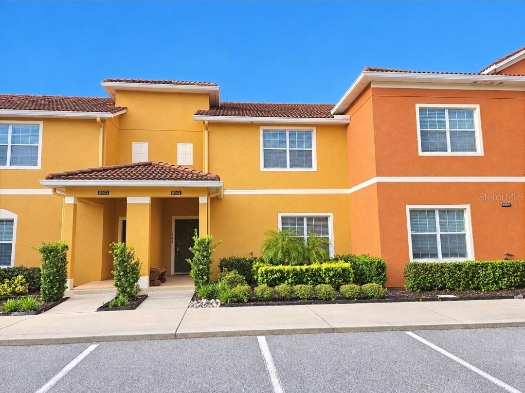 8961 BISMARCK PALM RD