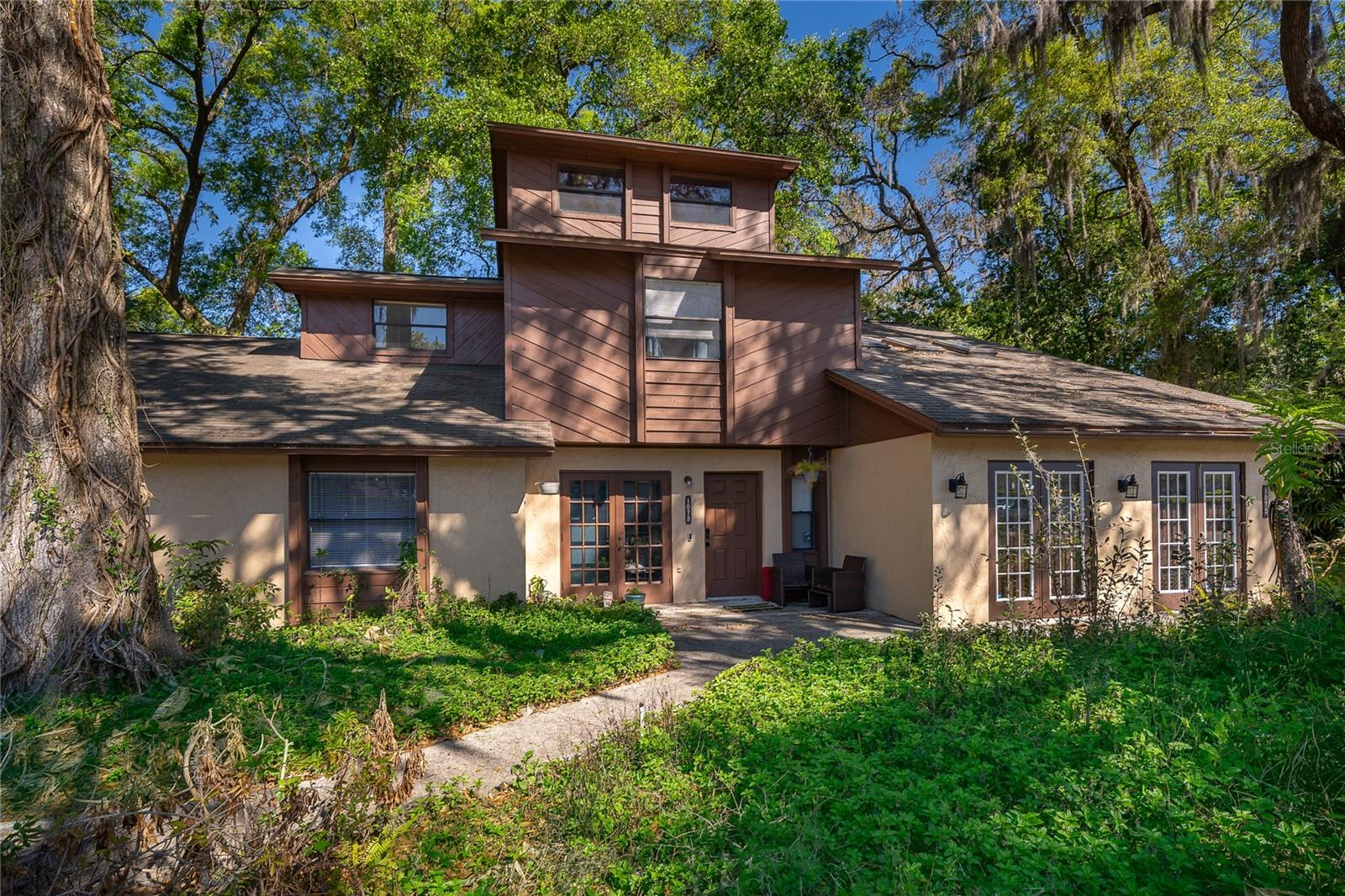 1073 LOVE LANE #1