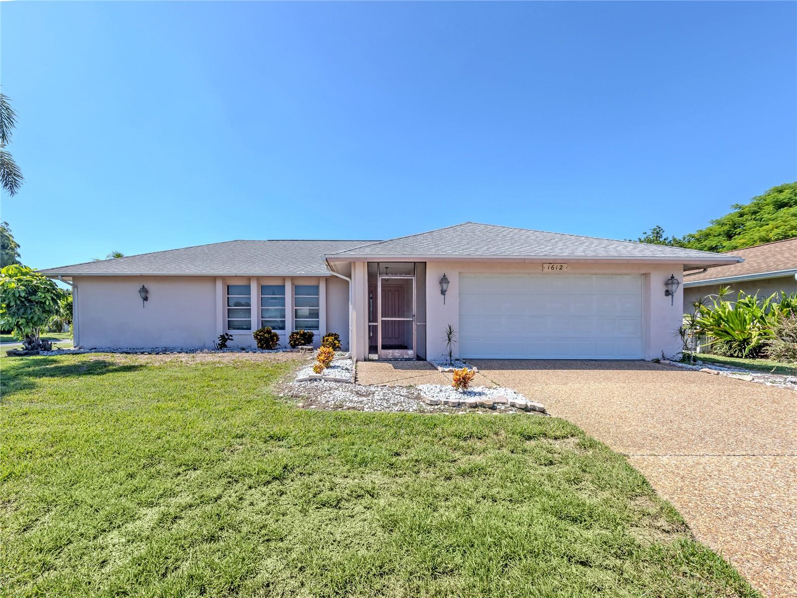 1612 VIKKI COURT