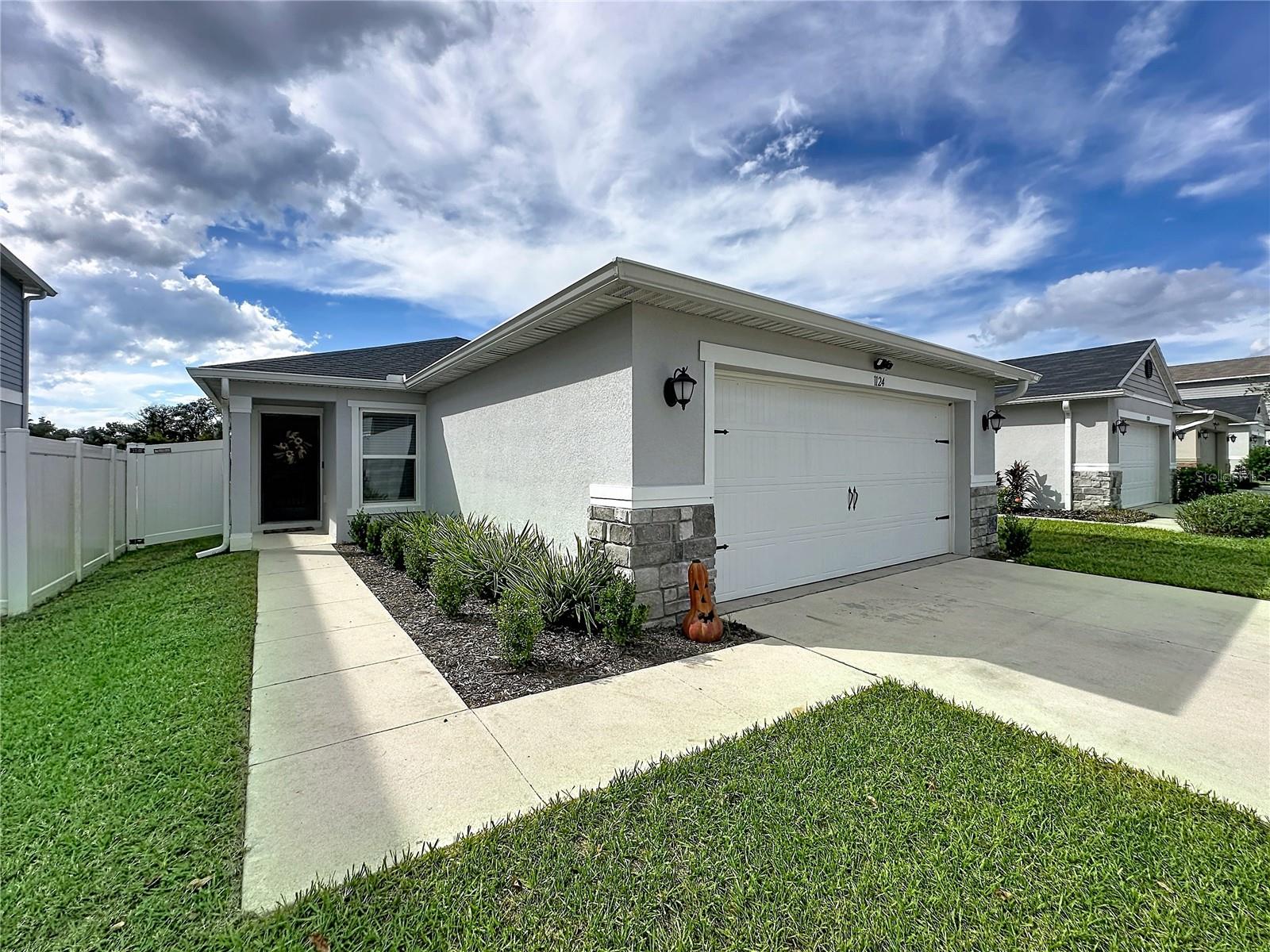 1124 PAPAYA CIR, home for sale in Davenport