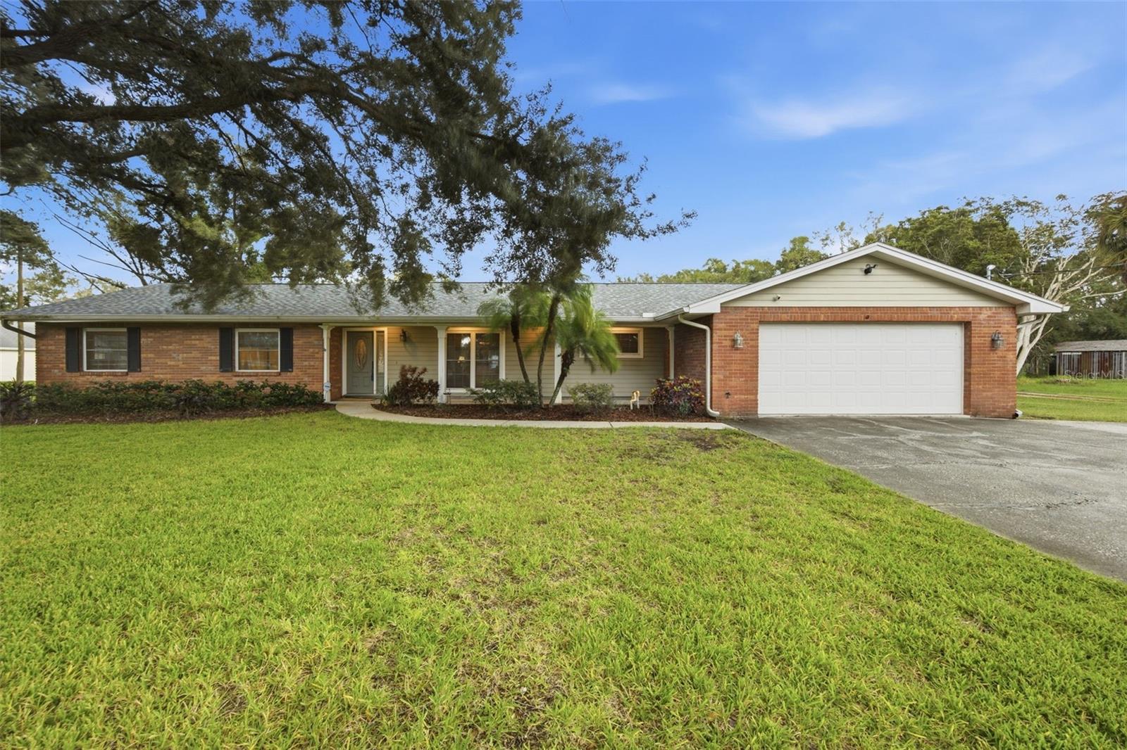 17501 LAKESHORE ROAD, home for sale in Lutz