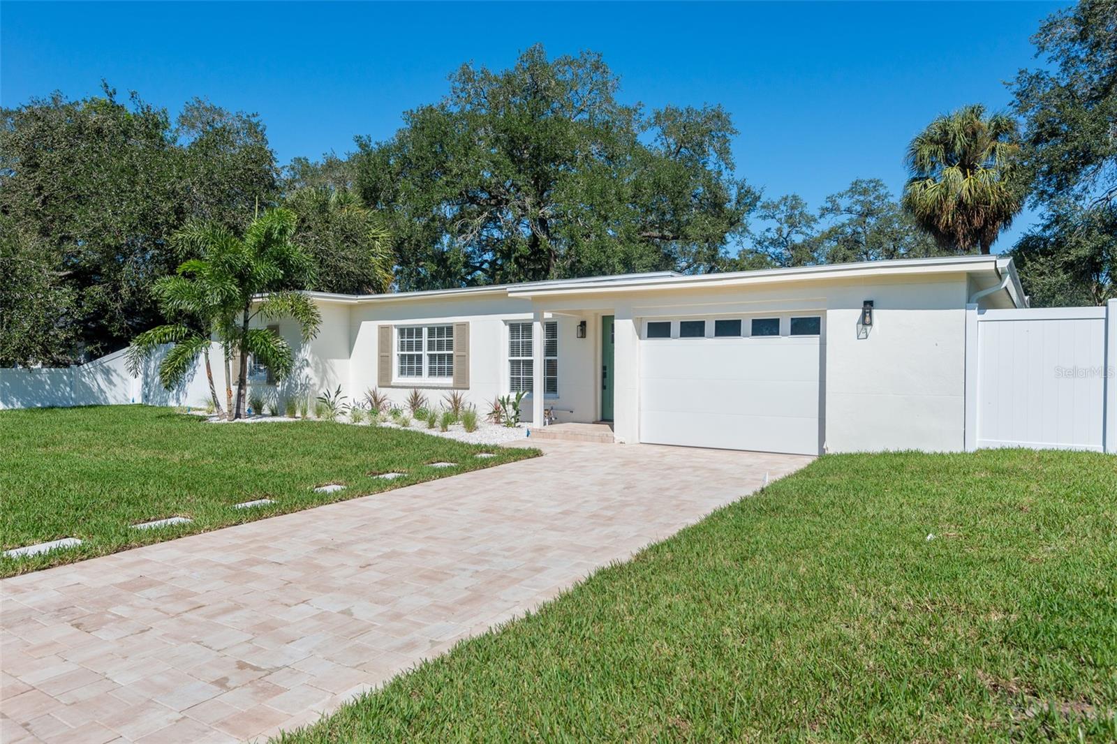 4711 W EL PRADO BOULEVARD