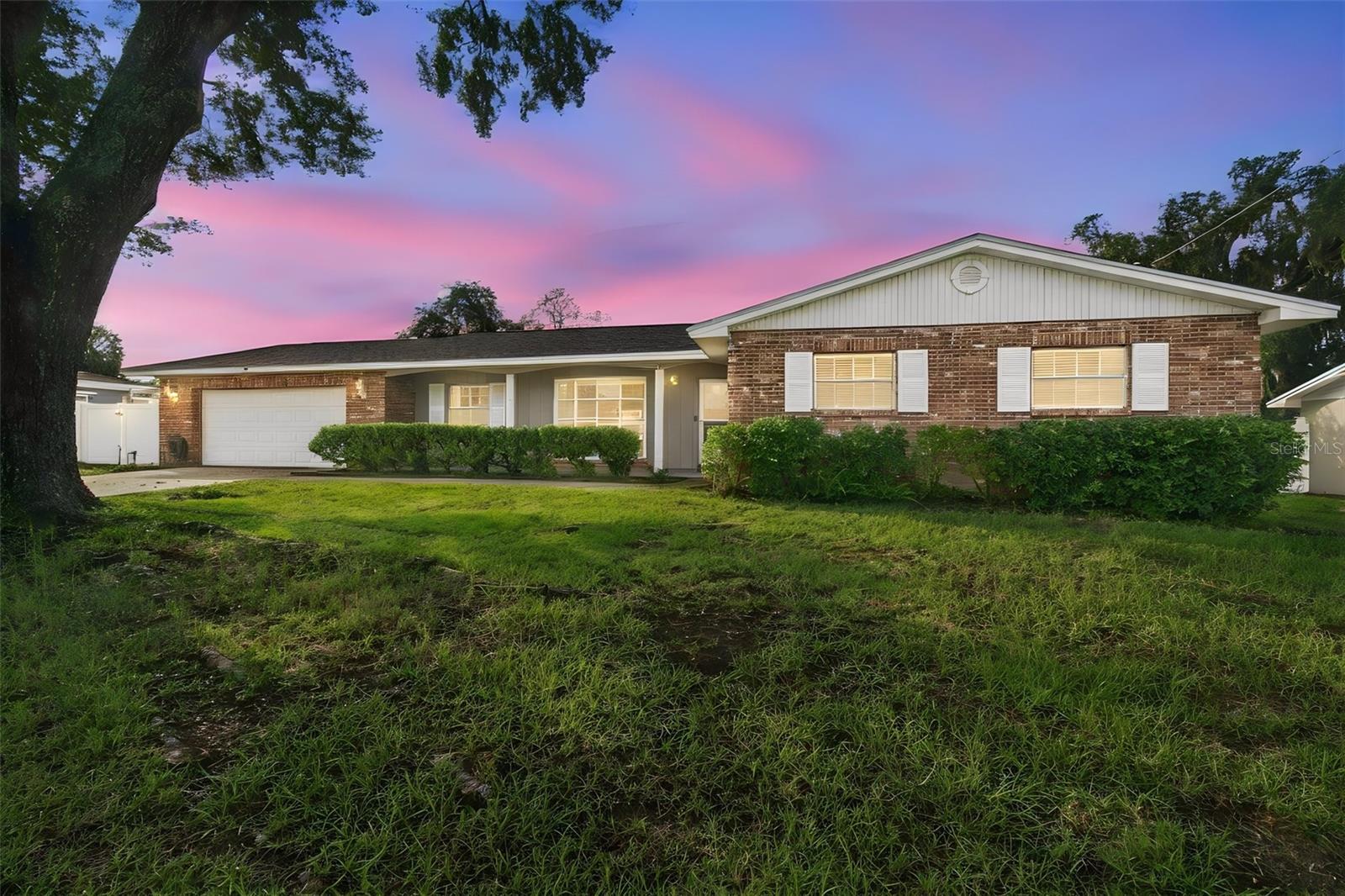 105 ASHBROOK DRIVE