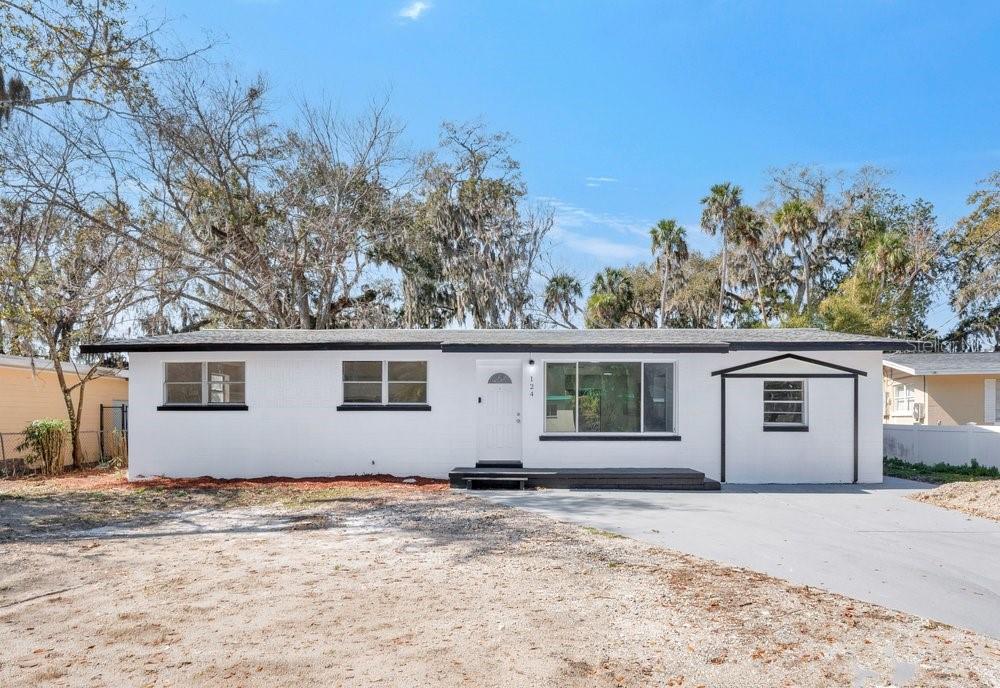 124 BAYWOOD DRIVE