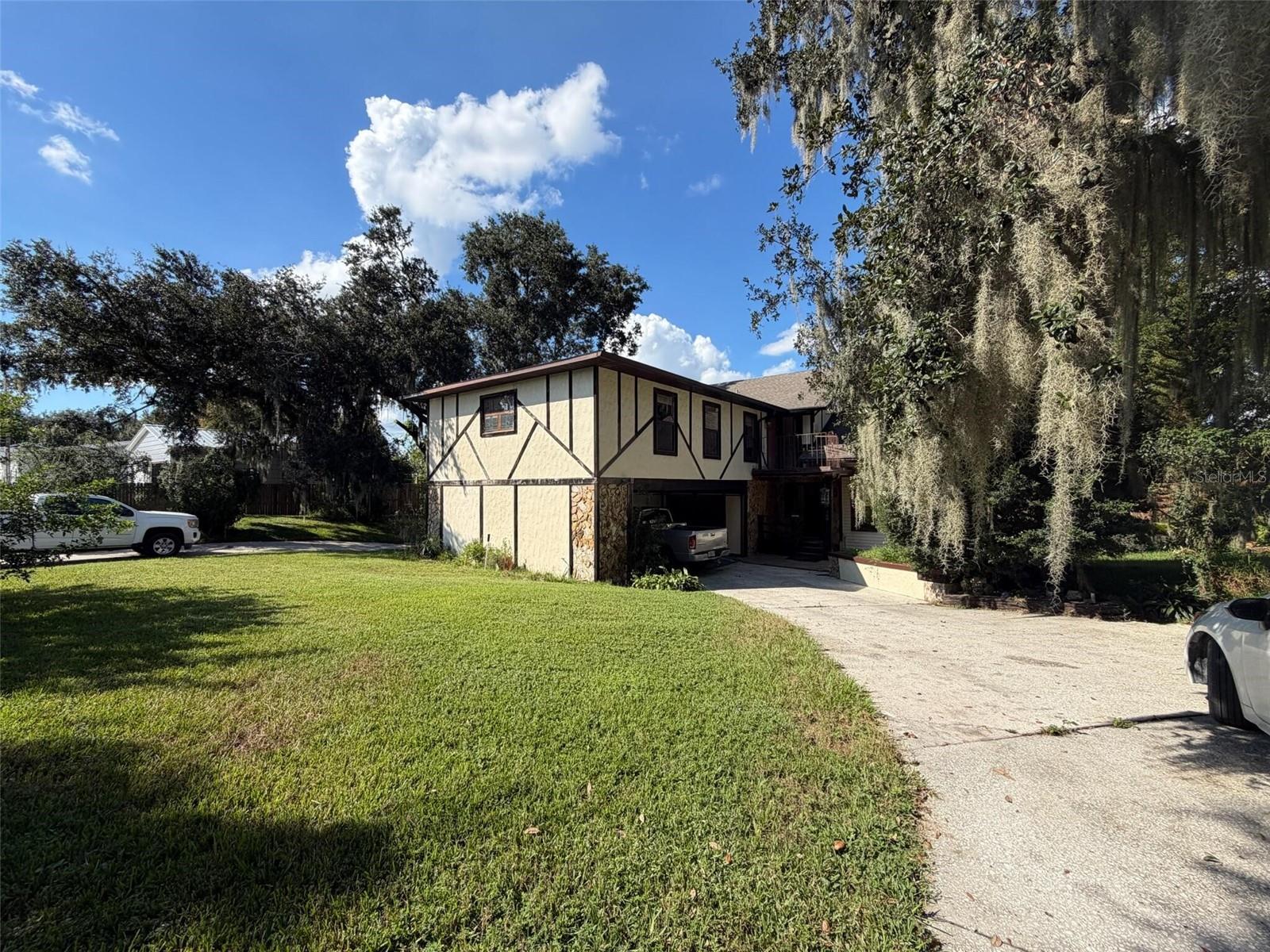 960 LAKE COVE TRAIL