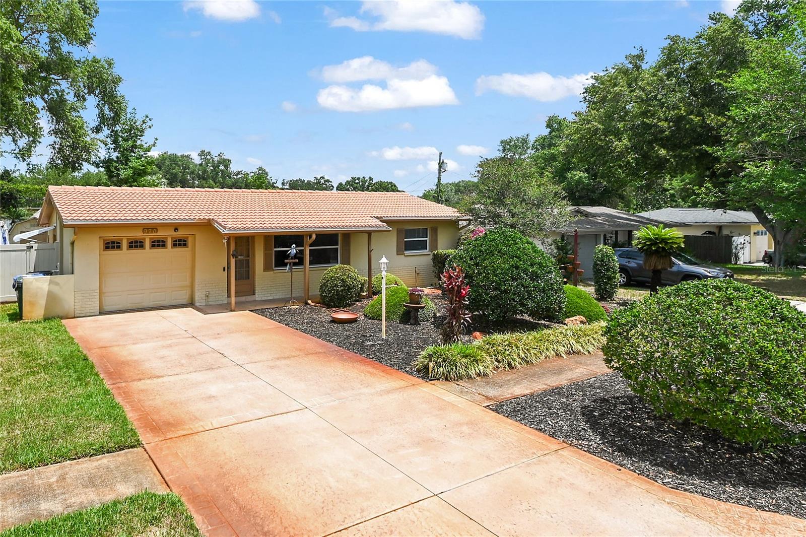 Largo Lake Villas