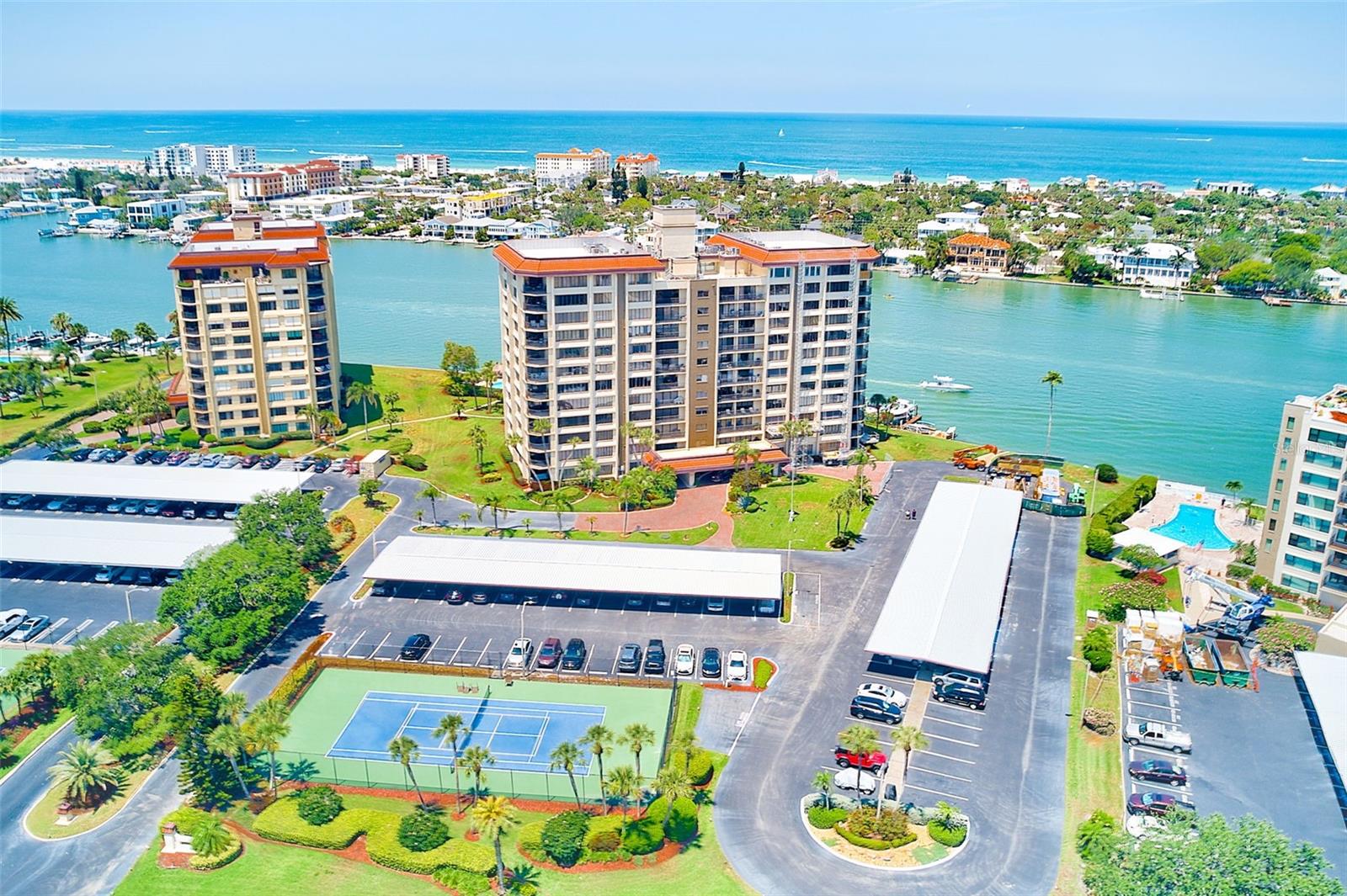 736 Island Way Condo