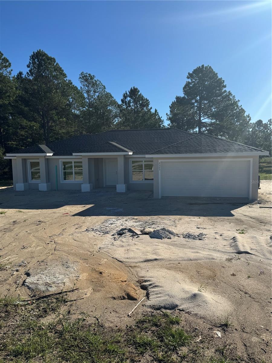 4323 SW CARNATION CT home for sale in Rainbow Lakes Estate
