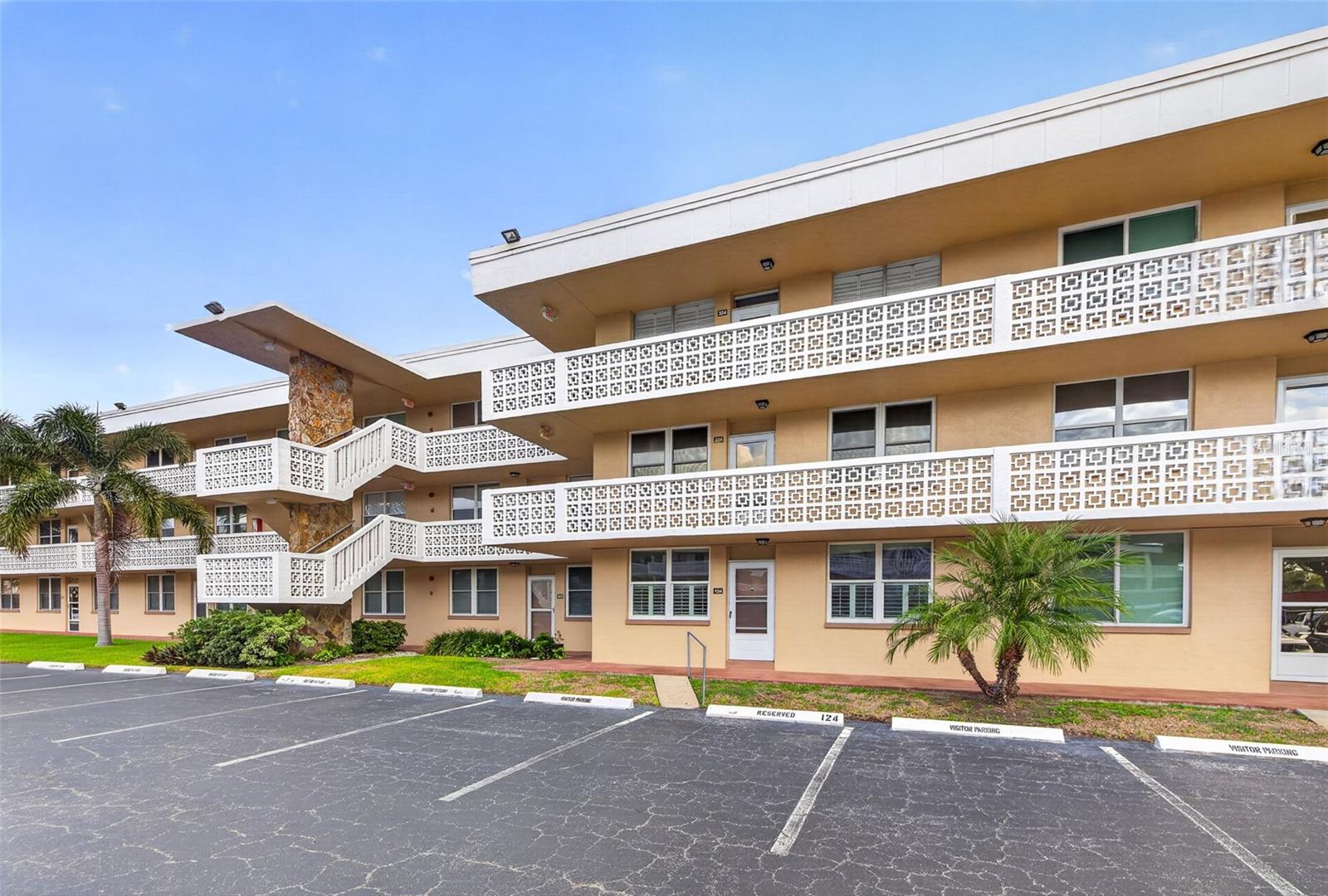 4915 BAY STREET #124