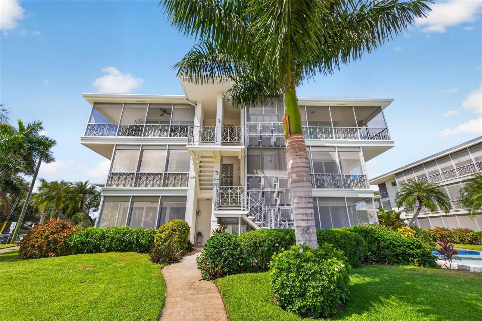 1000 N SHORE DRIVE #2