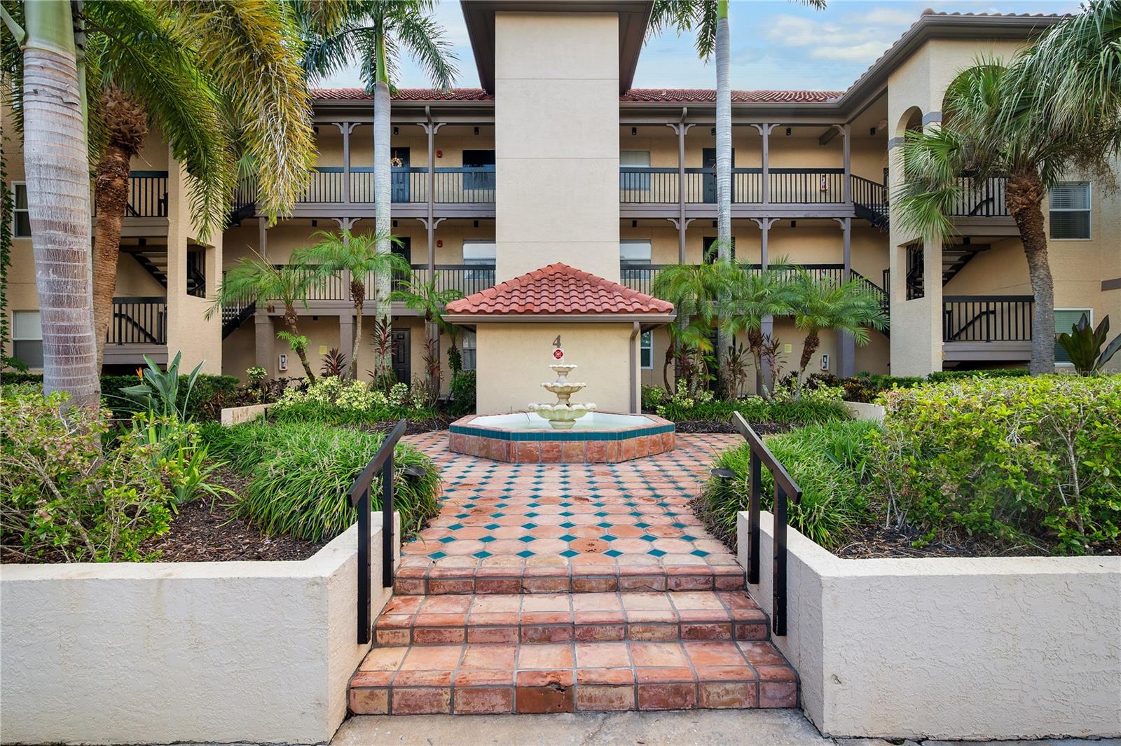 2400 FEATHER SOUND DRIVE #425 home for sale in Audubon Condo At Feather Sound