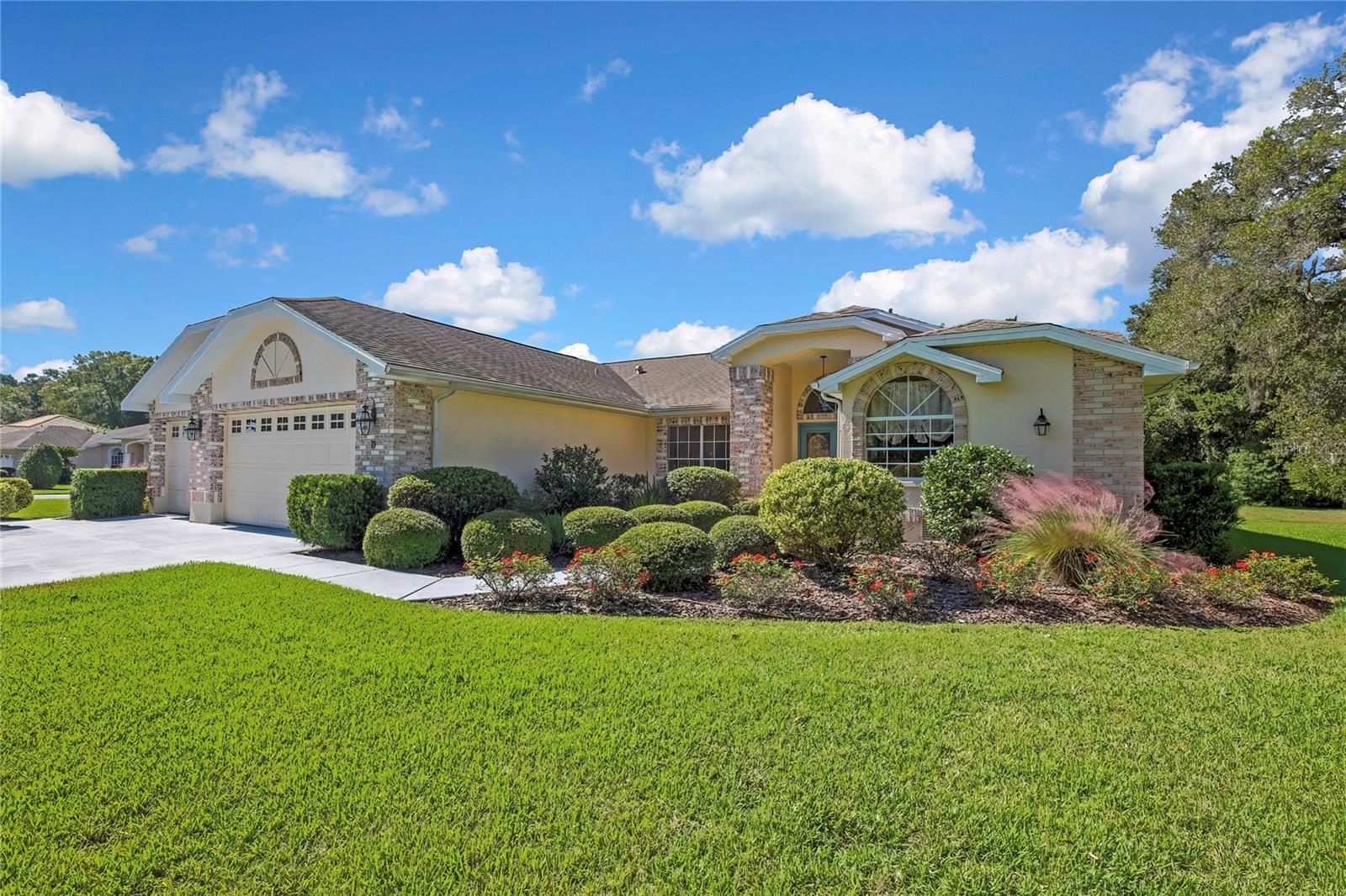 75 W CYPRESS BOULEVARD, home for sale in Homosassa