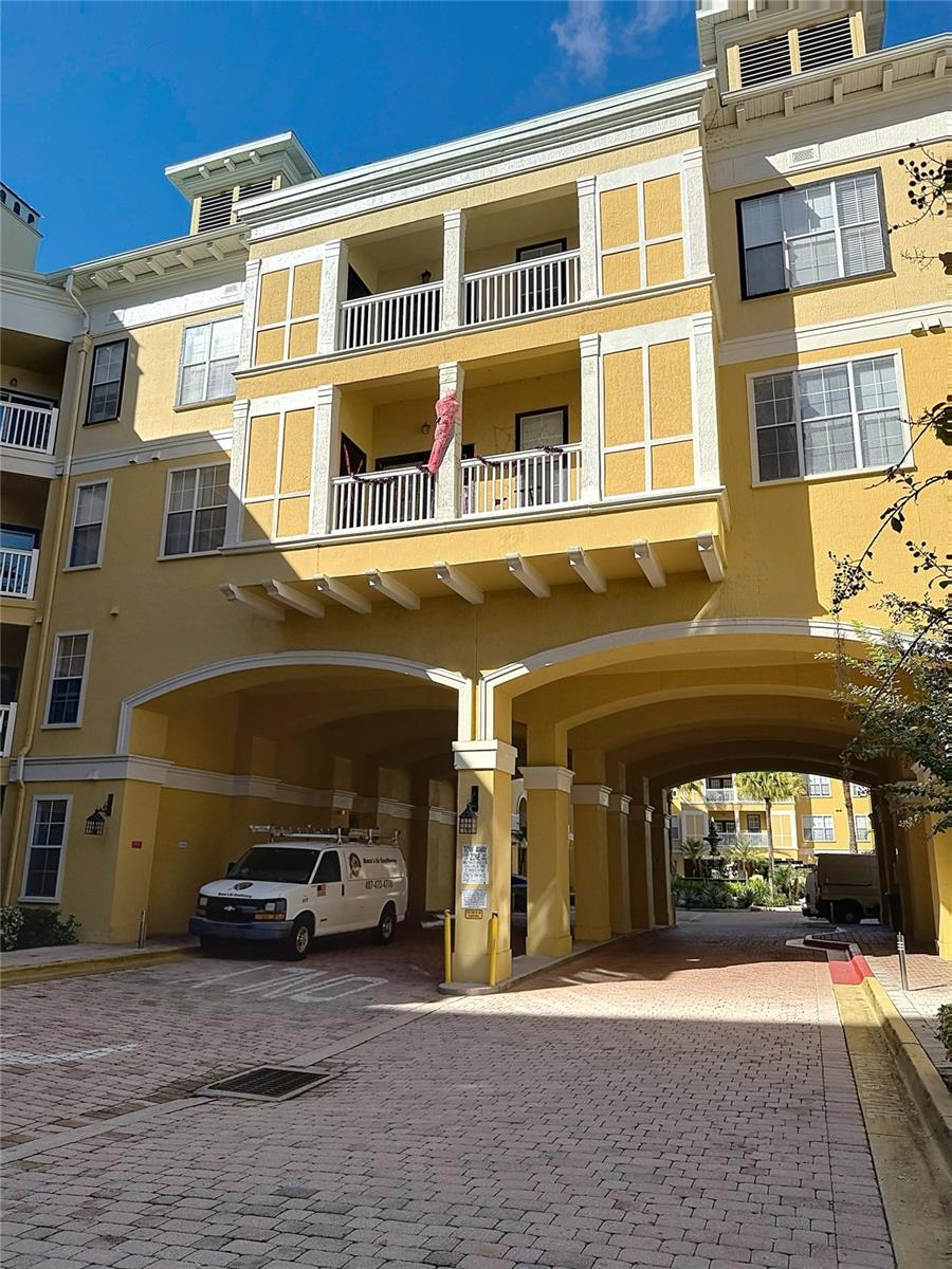 860 N ORANGE AVENUE #401