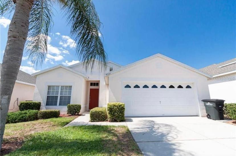 8121 FAN PALM WAY
