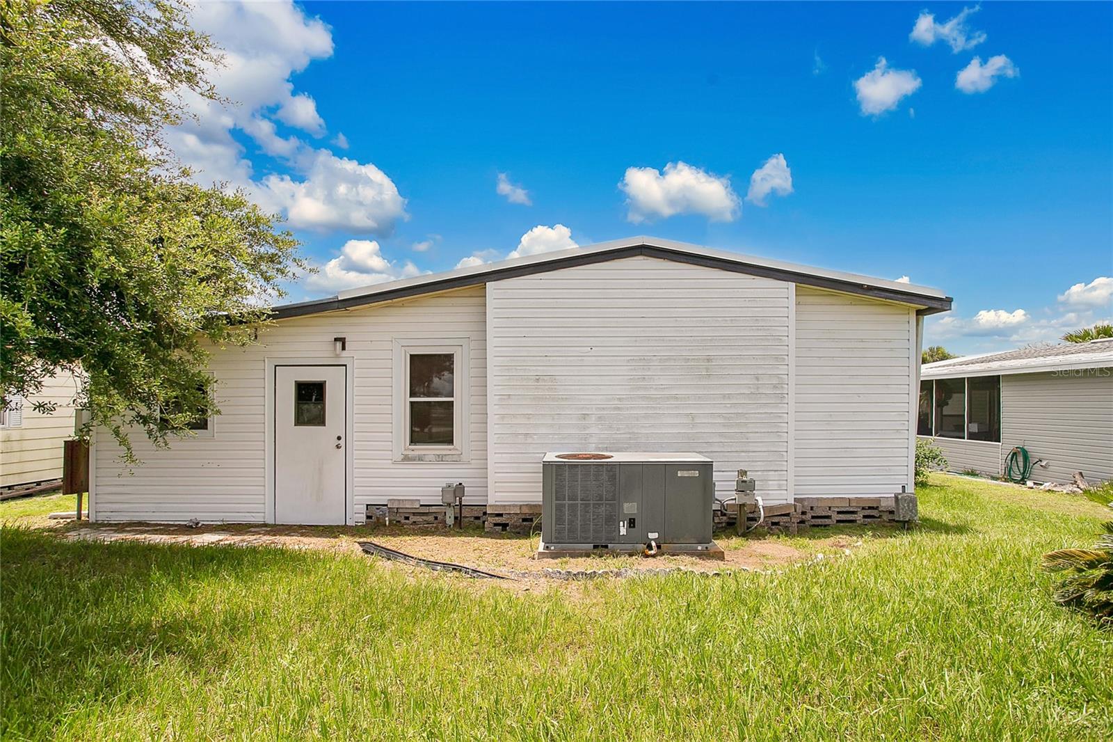 6443 HOLLYBERRY LANE