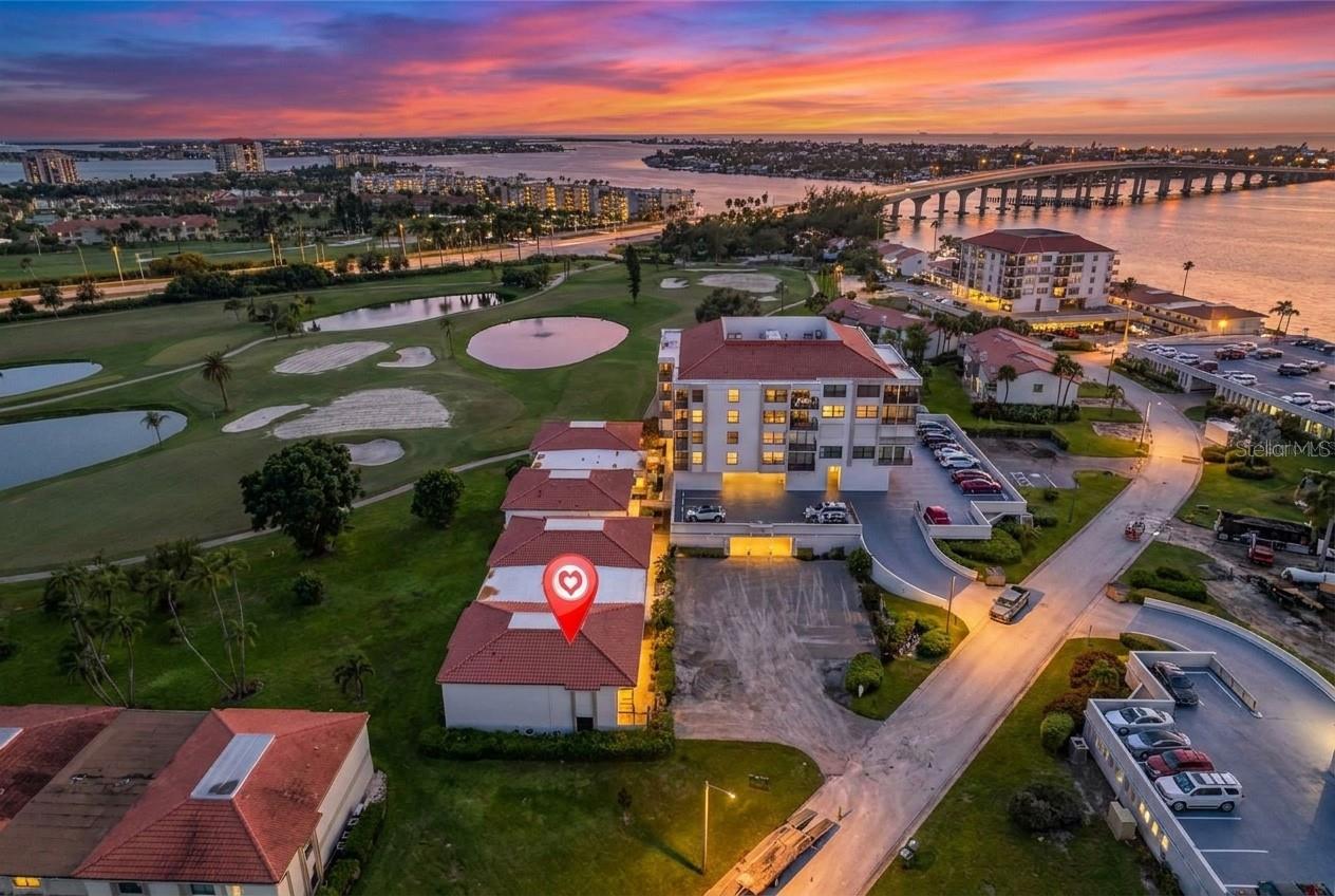 Casa Del Mar Condo in St Petersburg