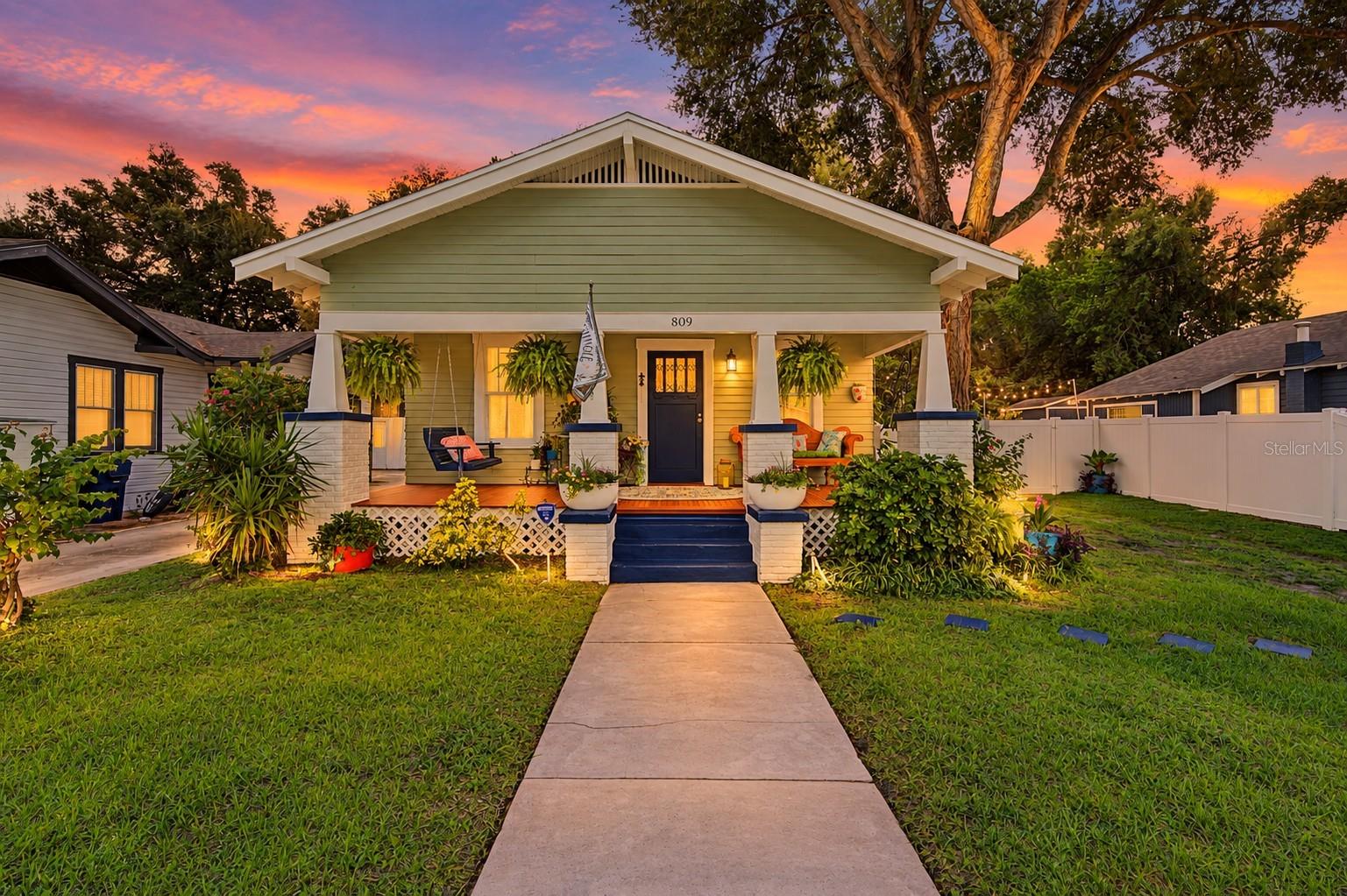 809 E FLORA STREET