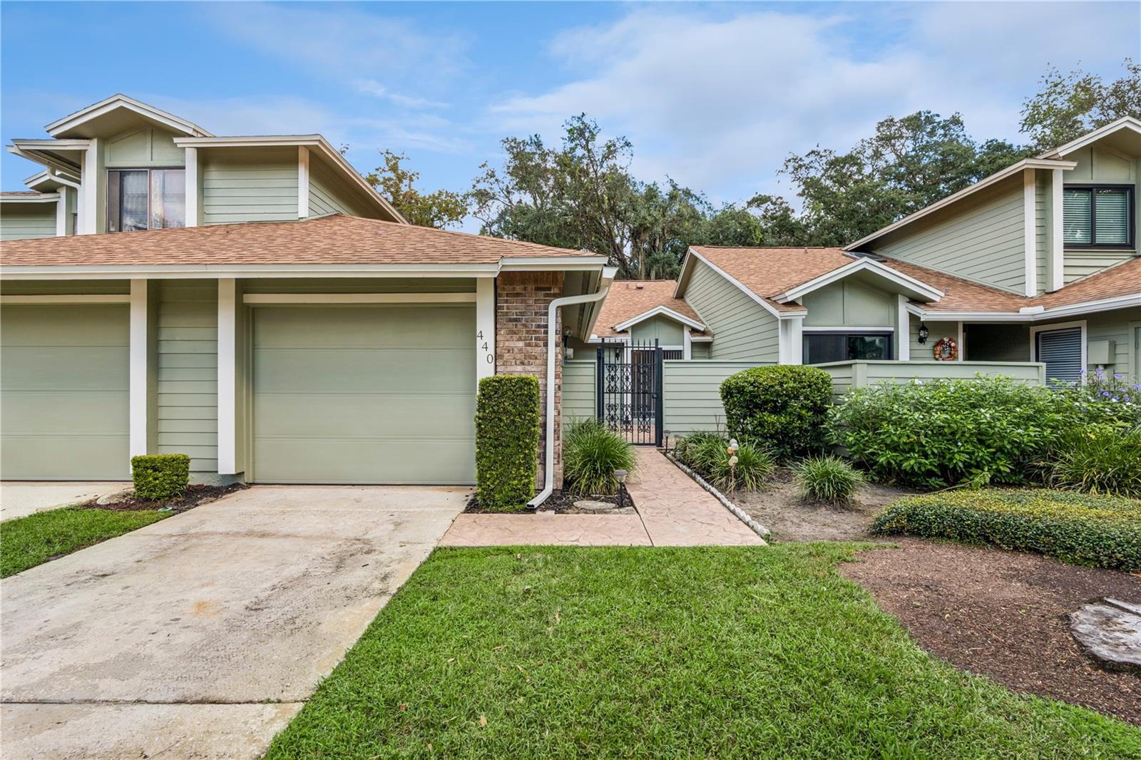 440 EVESHAM PLACE