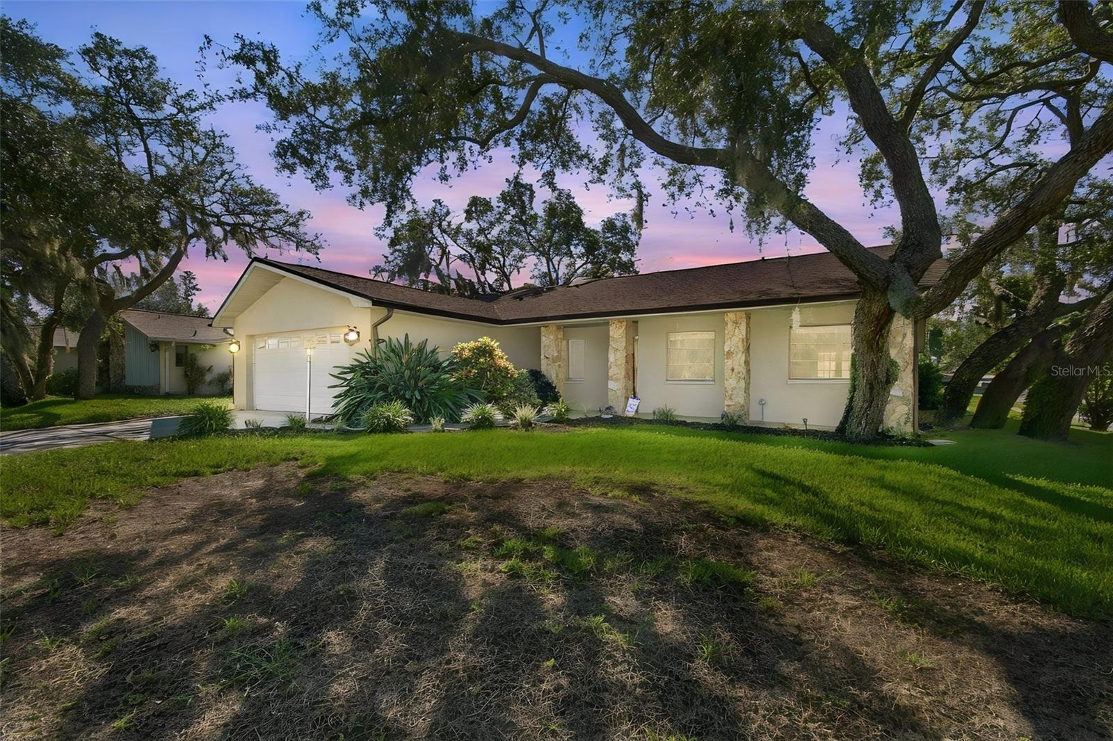 874 PINEWOOD TERRACE