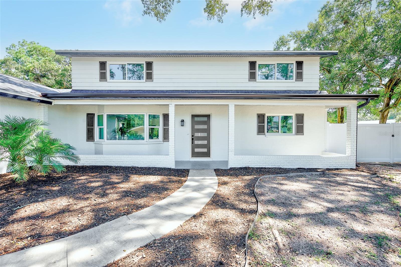 1595 OAK LANE