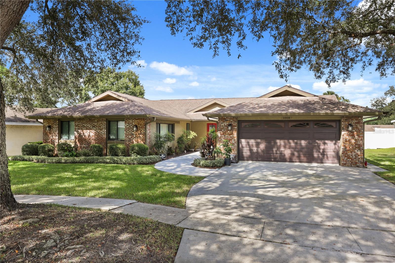 1008 FOREST CIRCLE