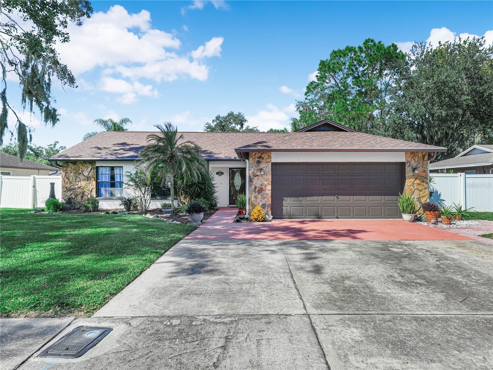 812 SANDALWOOD DRIVE