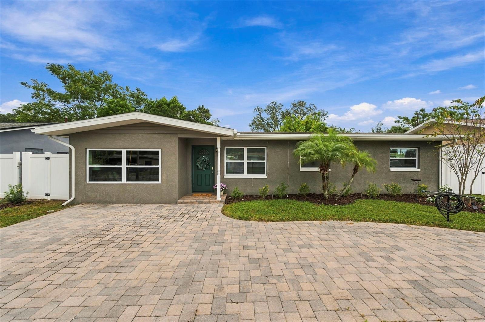 620 PALM PLACE