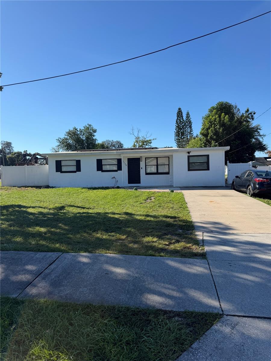 2128 W PERIO STREET