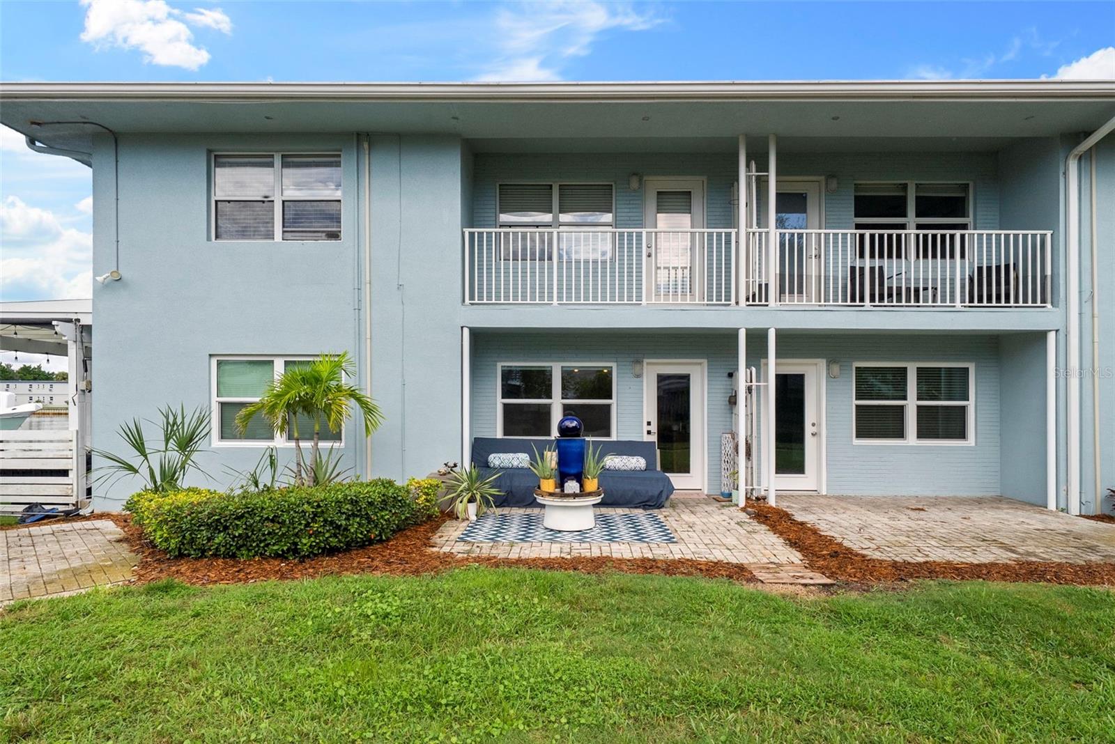 300 VENETIAN DRIVE #1