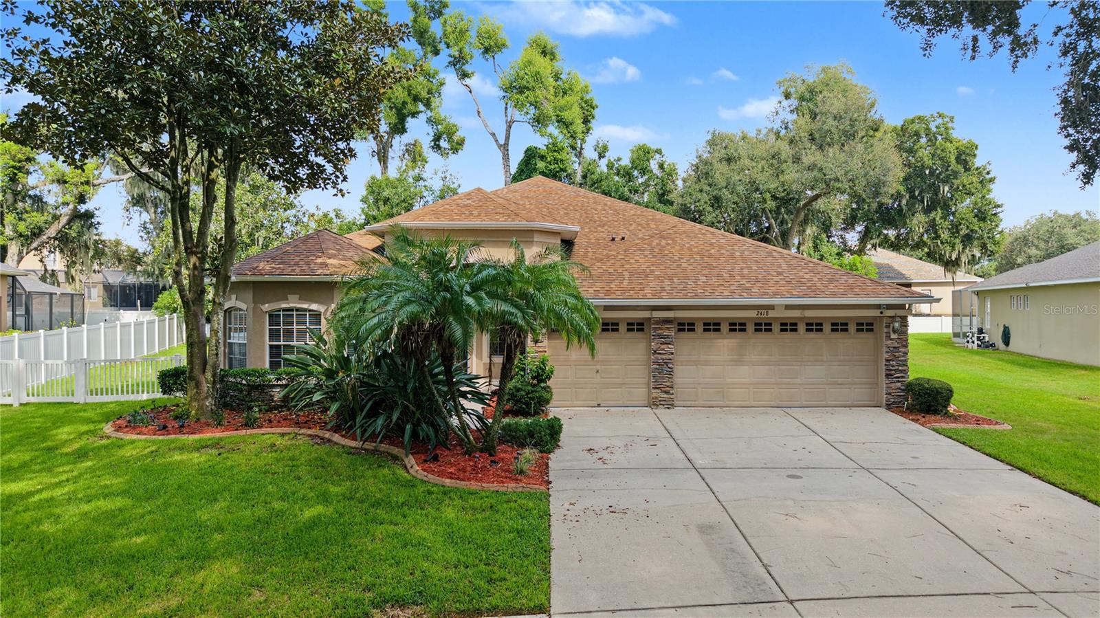 2418 BLUE STONE COURT