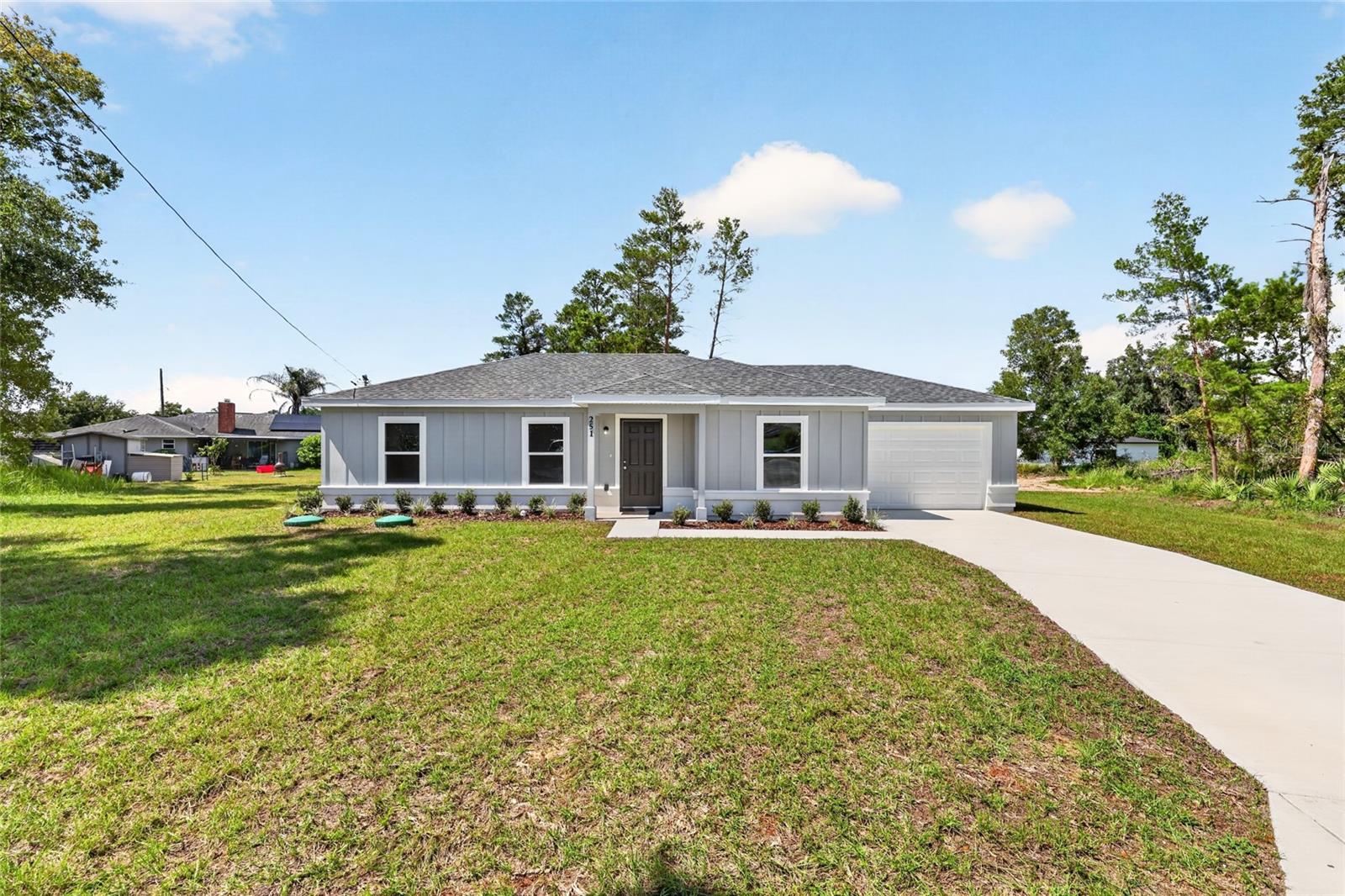 251 OAK CIRCLE