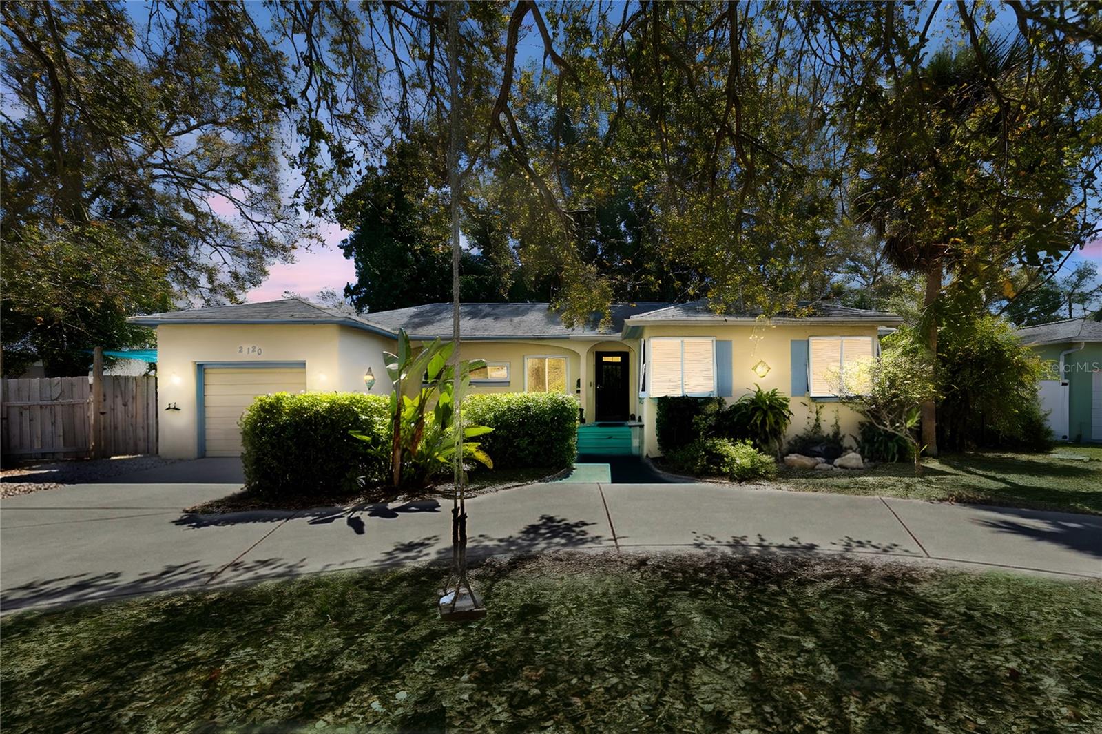 2120 CORONADA WAY