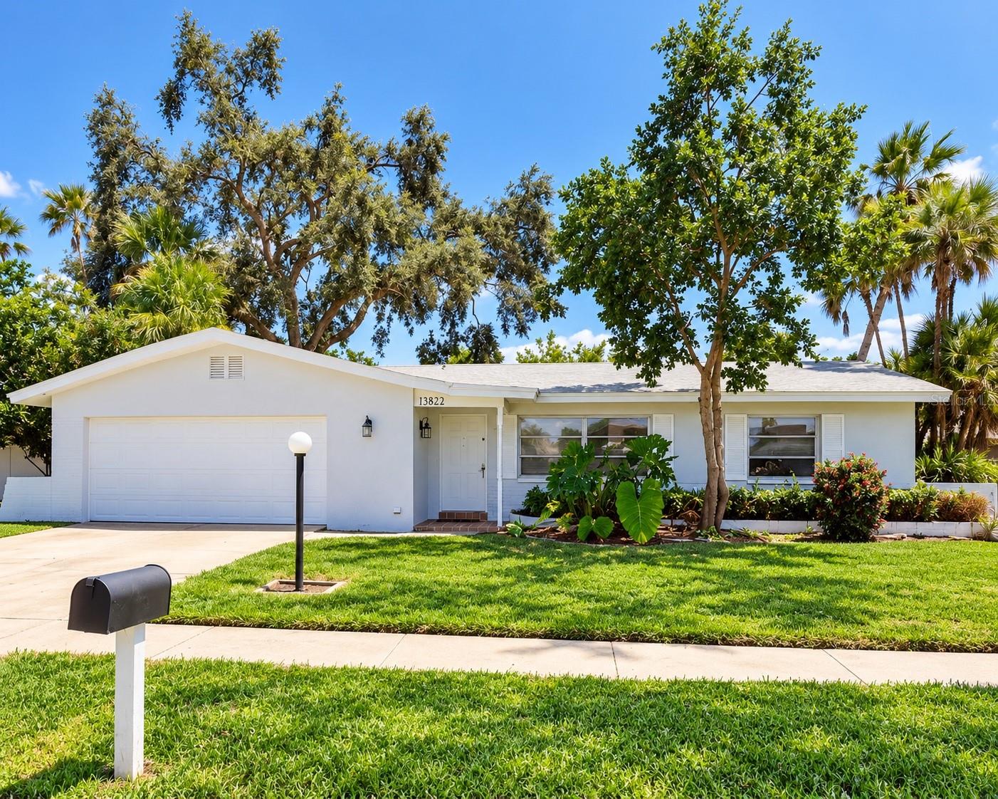 13822 BREWSTER DR