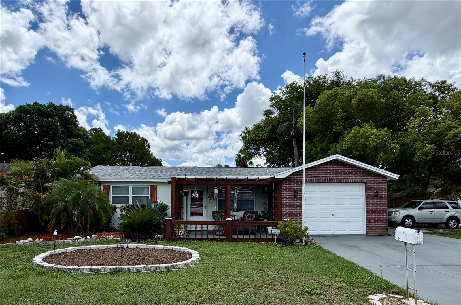 7004 ROCKWOOD DR