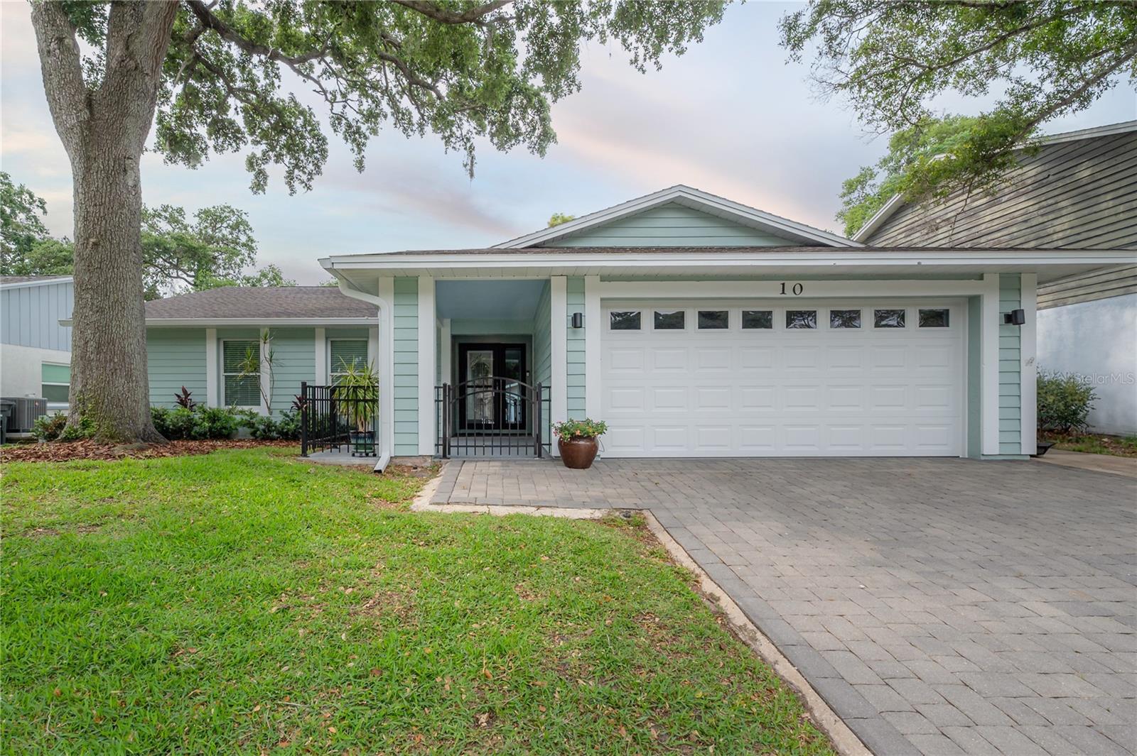 Harbor Oaks Estates