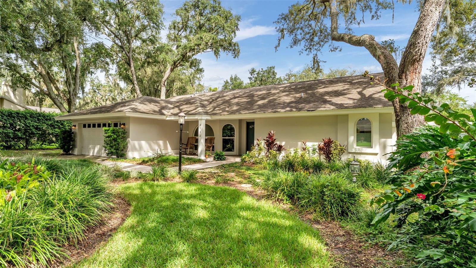 2712 LAUREL OAK DRIVE